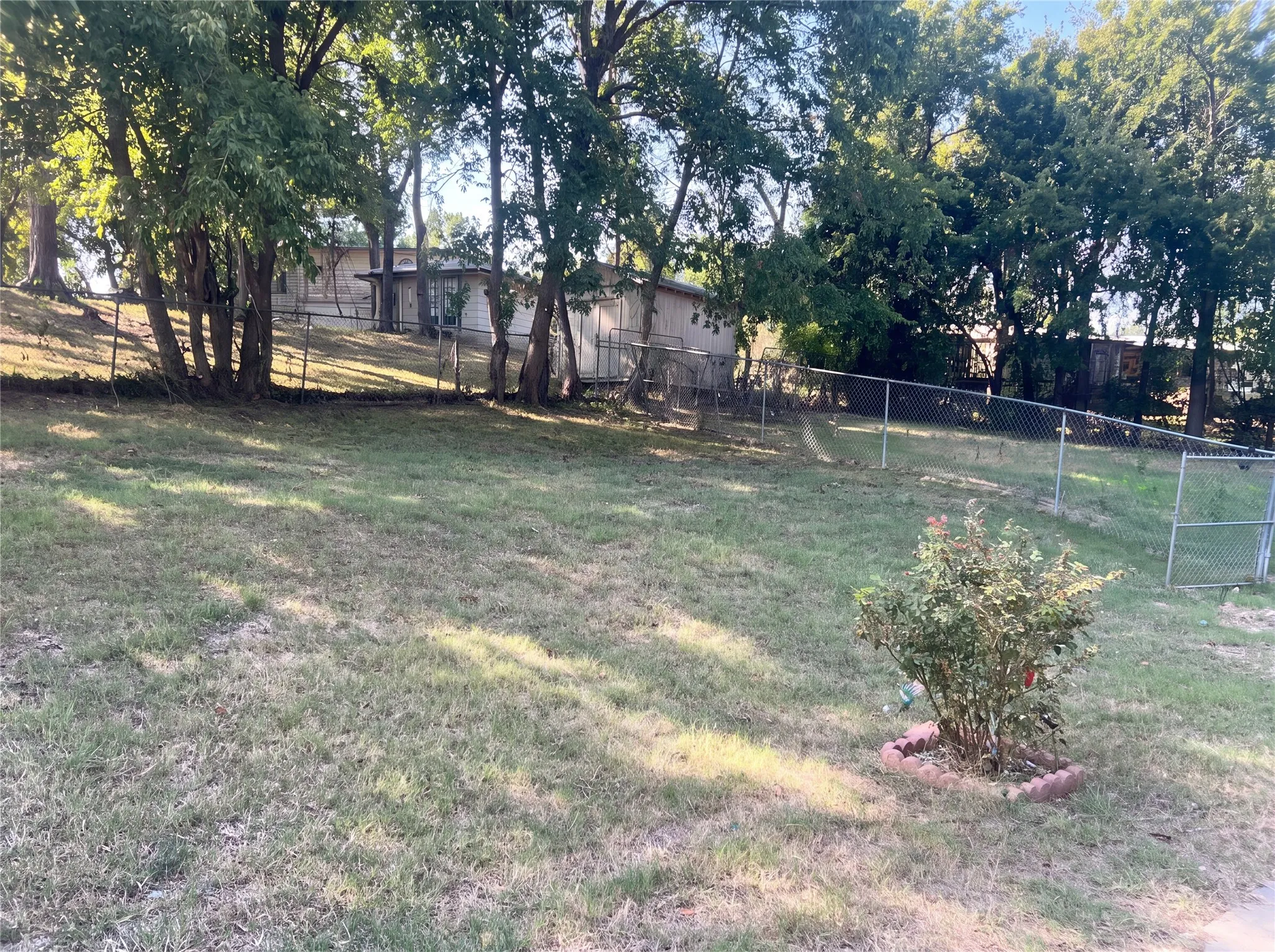 Single Family Residence For Sale in Rains County , 120 Rs County Road 1623, Lone Oak, Texas 75453, 3 Bedroom, 3 Bathroom, Garage spaces, 2,510 Sqft, built in 1995, mls#21346626, Real Estate Agent in Lone Oak, Homes For Sale in Rains county, Homes For Sale in Lone Oak, Realtor in Lone Oak Texas, Real Estate Brokerage Independent Realty Texas, Luminita Cordes Realtor