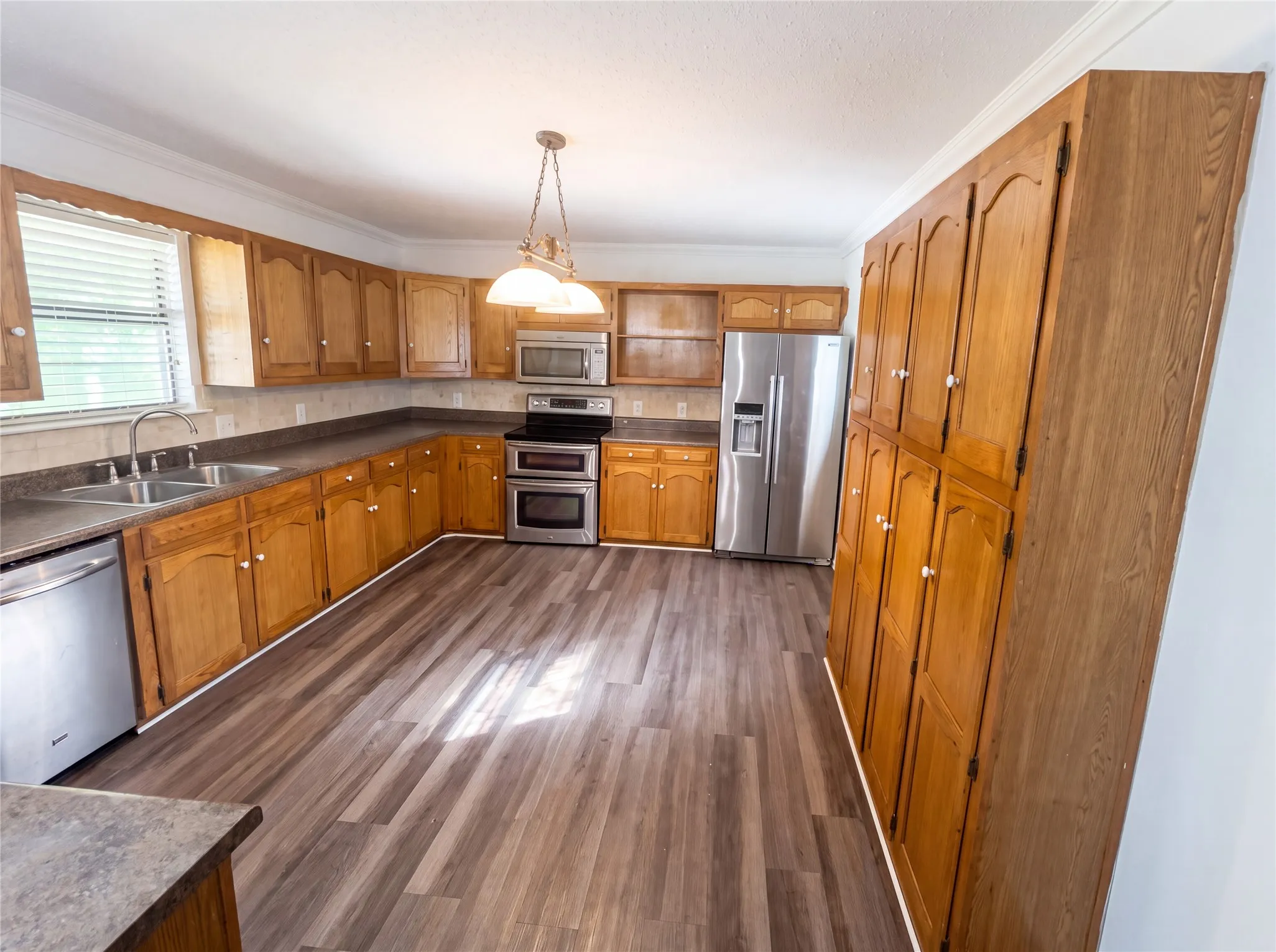 Single Family Residence For Sale in Rains County , 120 Rs County Road 1623, Lone Oak, Texas 75453, 3 Bedroom, 3 Bathroom, Garage spaces, 2,510 Sqft, built in 1995, mls#21346626, Real Estate Agent in Lone Oak, Homes For Sale in Rains county, Homes For Sale in Lone Oak, Realtor in Lone Oak Texas, Real Estate Brokerage Independent Realty Texas, Luminita Cordes Realtor