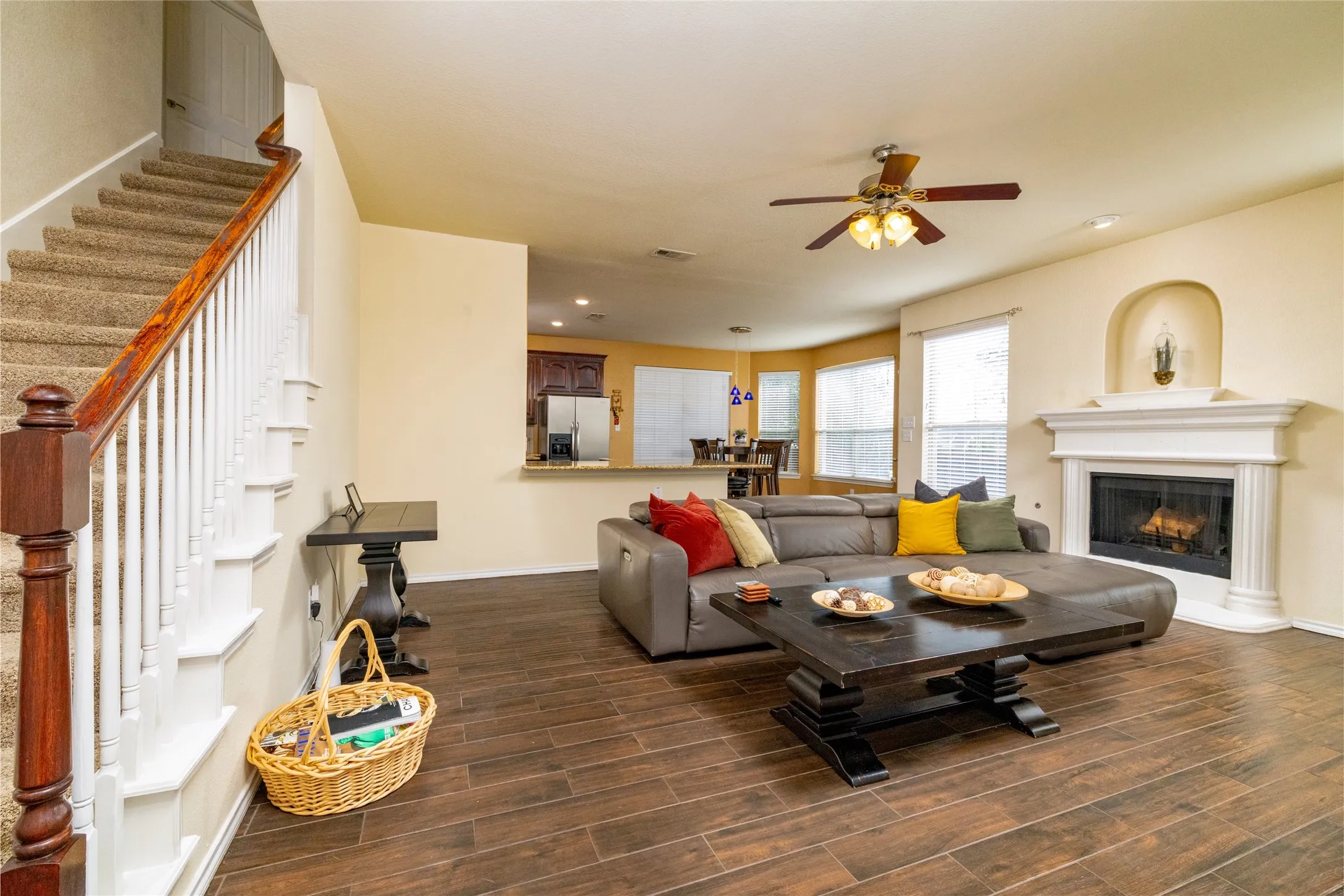 Single Family Residence For Sale in Tarrant County , 45 Beechcreek Drive, Edgecliff Village, Texas 76134, 4 Bedroom, 4 Bathroom, 3 Garage spaces, 2,977 Sqft, built in 2008, mls#21346461, Real Estate Agent in Edgecliff Village, Homes For Sale in Tarrant county, Homes For Sale in Edgecliff Village, Realtor in Edgecliff Village Texas, Real Estate Brokerage Independent Realty Texas, Luminita Cordes Realtor