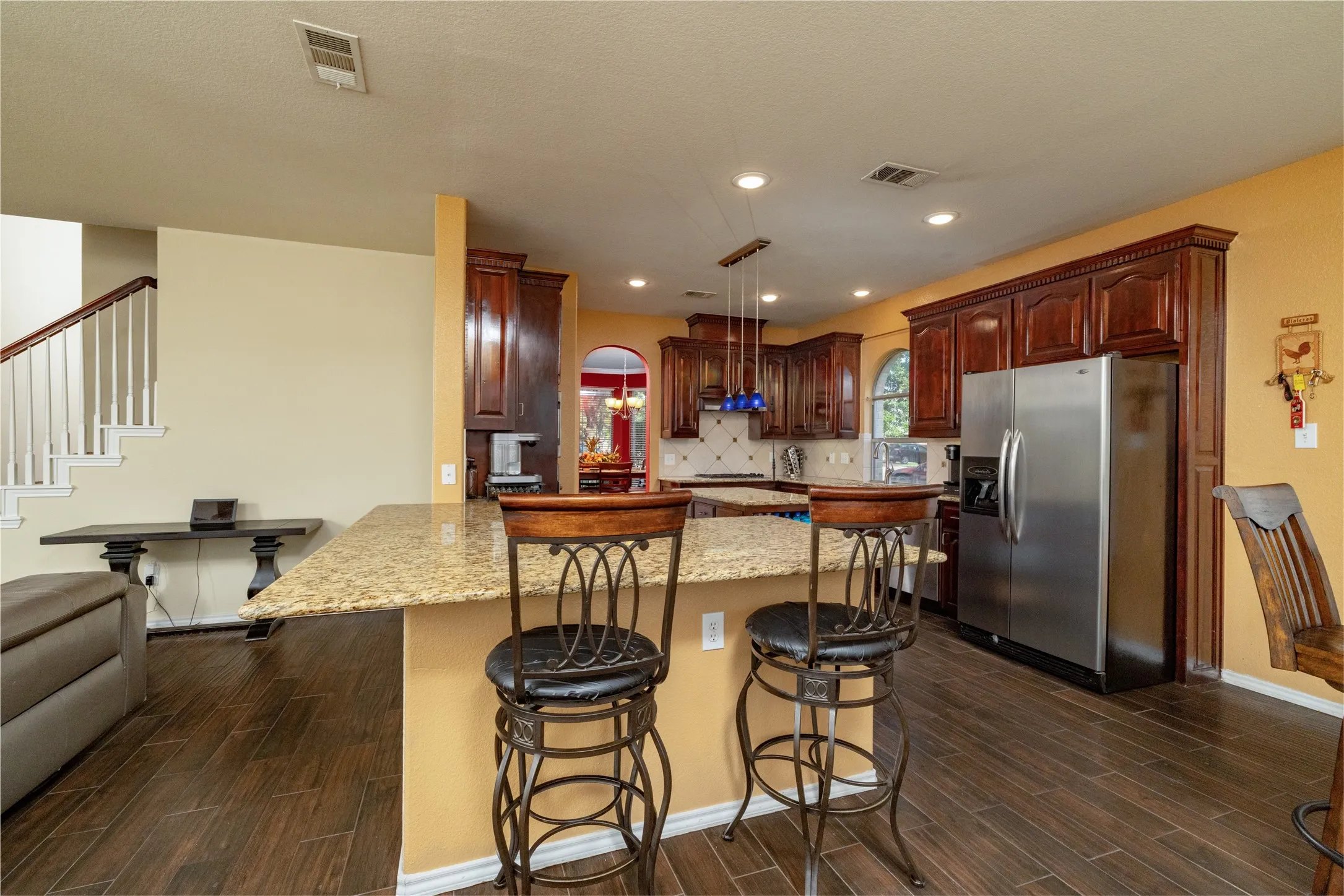 Single Family Residence For Sale in Tarrant County , 45 Beechcreek Drive, Edgecliff Village, Texas 76134, 4 Bedroom, 4 Bathroom, 3 Garage spaces, 2,977 Sqft, built in 2008, mls#21346461, Real Estate Agent in Edgecliff Village, Homes For Sale in Tarrant county, Homes For Sale in Edgecliff Village, Realtor in Edgecliff Village Texas, Real Estate Brokerage Independent Realty Texas, Luminita Cordes Realtor