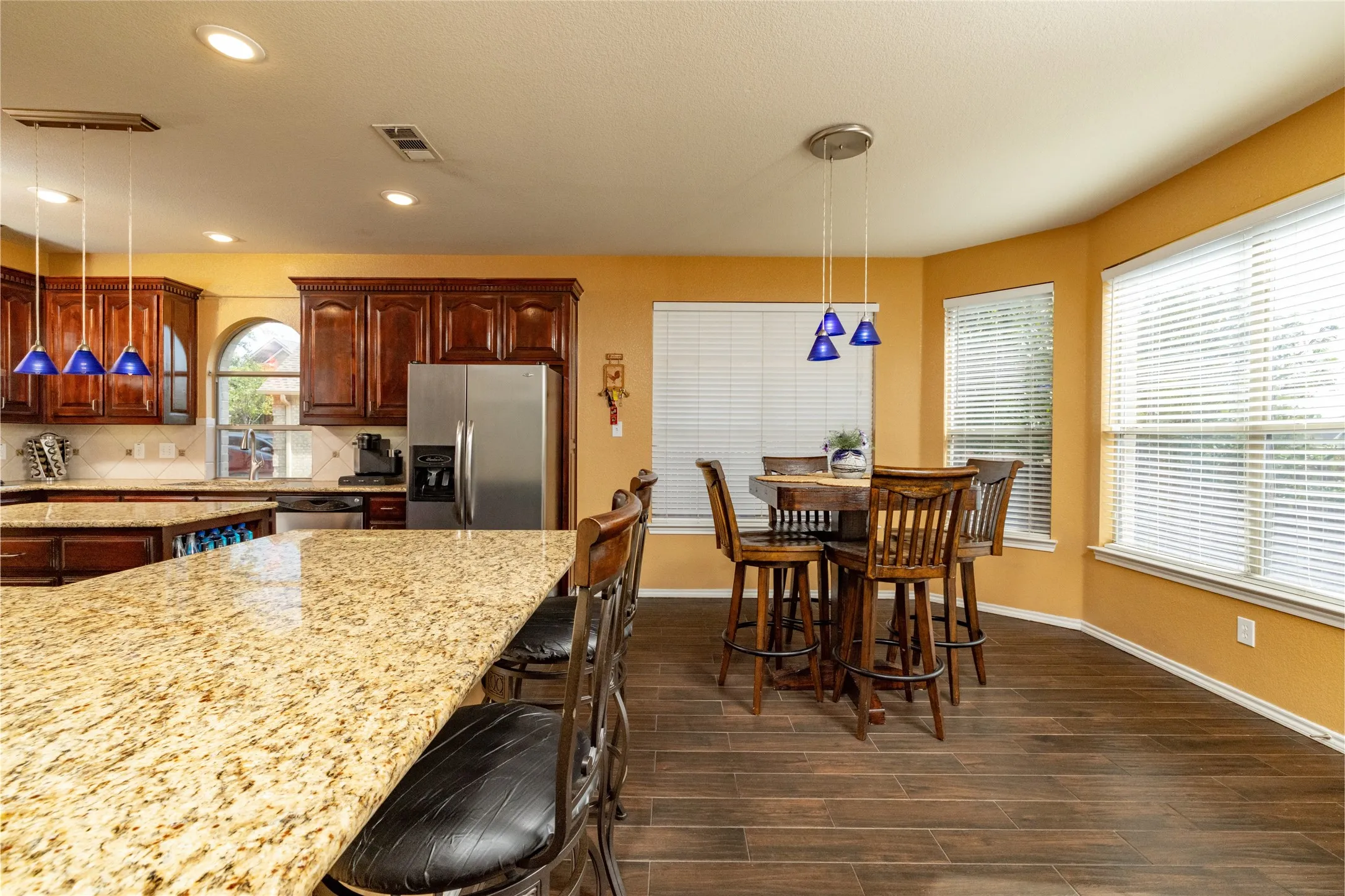 Single Family Residence For Sale in Tarrant County , 45 Beechcreek Drive, Edgecliff Village, Texas 76134, 4 Bedroom, 4 Bathroom, 3 Garage spaces, 2,977 Sqft, built in 2008, mls#21346461, Real Estate Agent in Edgecliff Village, Homes For Sale in Tarrant county, Homes For Sale in Edgecliff Village, Realtor in Edgecliff Village Texas, Real Estate Brokerage Independent Realty Texas, Luminita Cordes Realtor