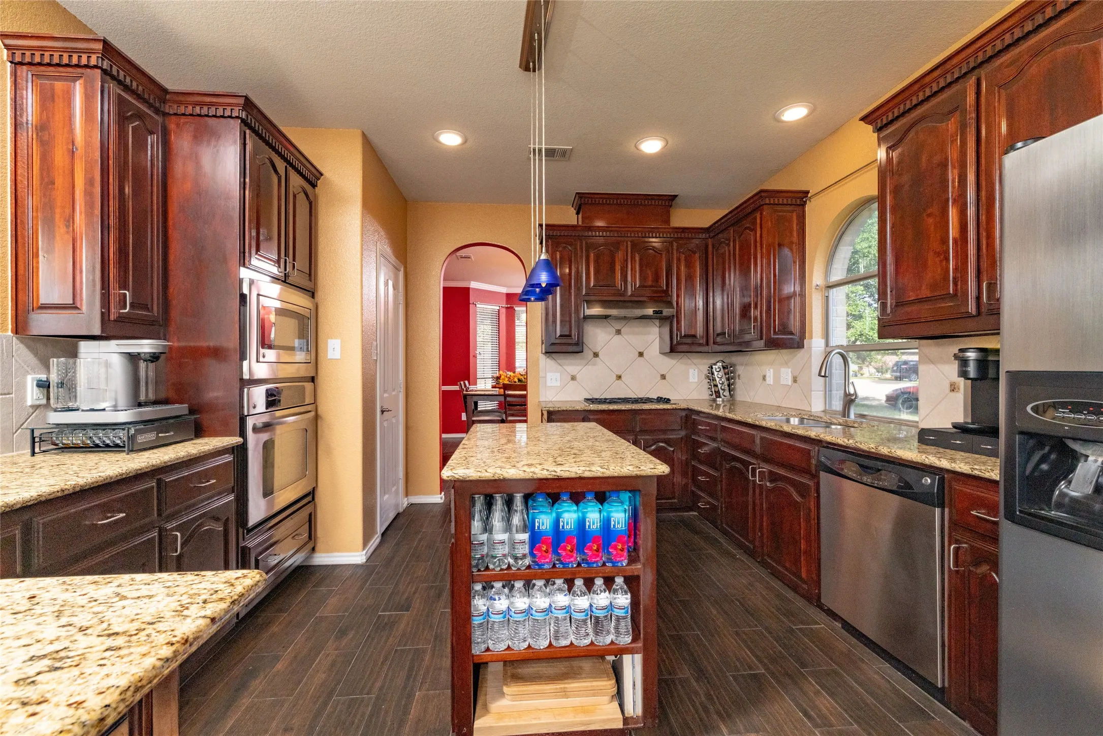 Single Family Residence For Sale in Tarrant County , 45 Beechcreek Drive, Edgecliff Village, Texas 76134, 4 Bedroom, 4 Bathroom, 3 Garage spaces, 2,977 Sqft, built in 2008, mls#21346461, Real Estate Agent in Edgecliff Village, Homes For Sale in Tarrant county, Homes For Sale in Edgecliff Village, Realtor in Edgecliff Village Texas, Real Estate Brokerage Independent Realty Texas, Luminita Cordes Realtor
