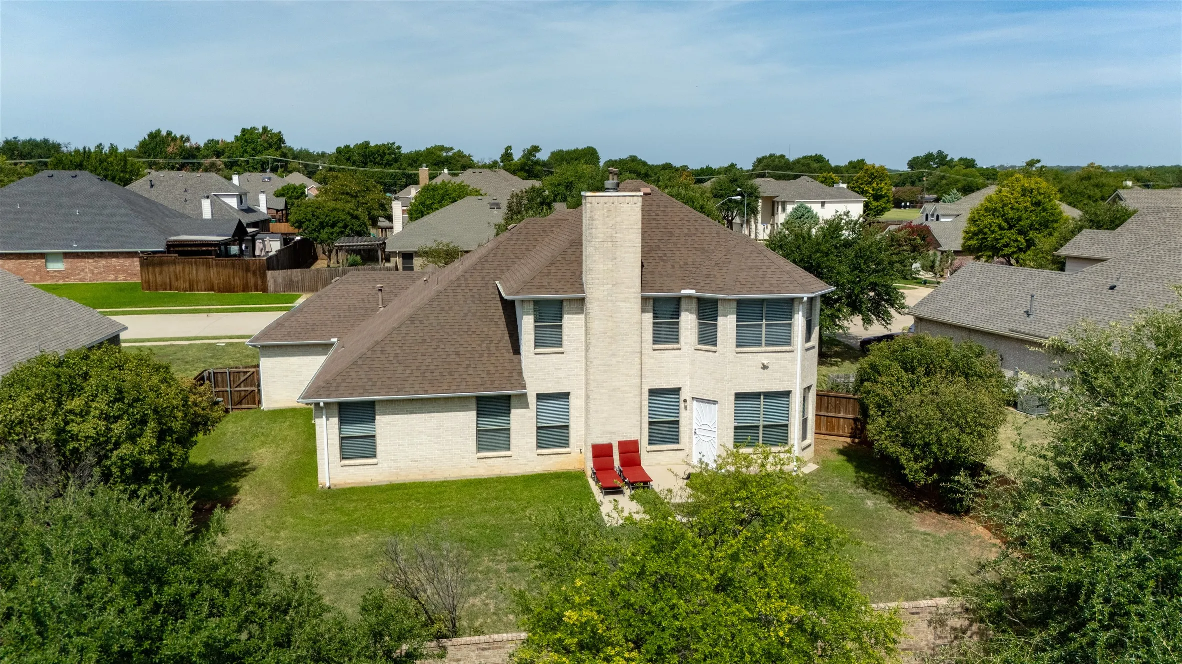 Single Family Residence For Sale in Tarrant County , 45 Beechcreek Drive, Edgecliff Village, Texas 76134, 4 Bedroom, 4 Bathroom, 3 Garage spaces, 2,977 Sqft, built in 2008, mls#21346461, Real Estate Agent in Edgecliff Village, Homes For Sale in Tarrant county, Homes For Sale in Edgecliff Village, Realtor in Edgecliff Village Texas, Real Estate Brokerage Independent Realty Texas, Luminita Cordes Realtor