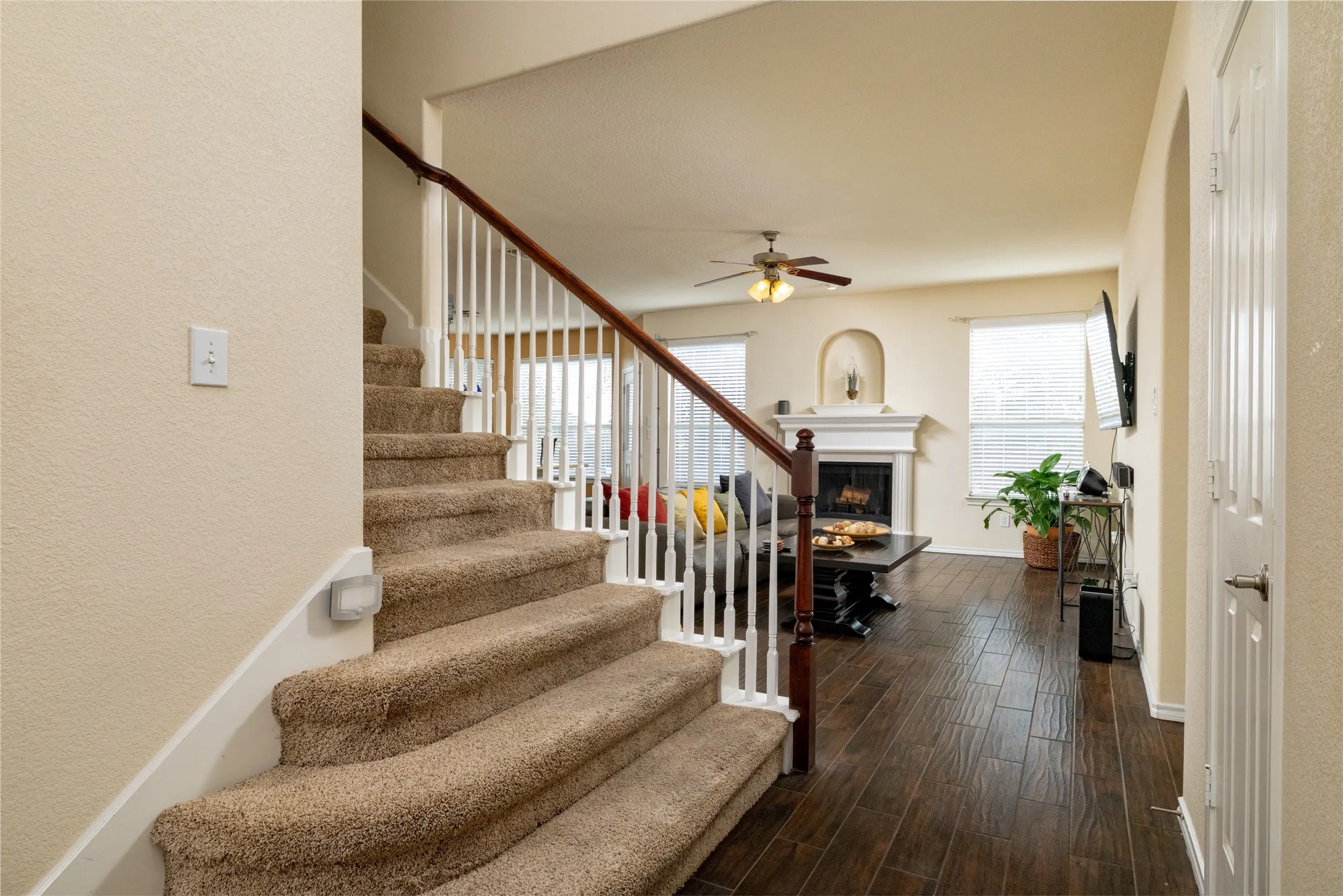 Single Family Residence For Sale in Tarrant County , 45 Beechcreek Drive, Edgecliff Village, Texas 76134, 4 Bedroom, 4 Bathroom, 3 Garage spaces, 2,977 Sqft, built in 2008, mls#21346461, Real Estate Agent in Edgecliff Village, Homes For Sale in Tarrant county, Homes For Sale in Edgecliff Village, Realtor in Edgecliff Village Texas, Real Estate Brokerage Independent Realty Texas, Luminita Cordes Realtor