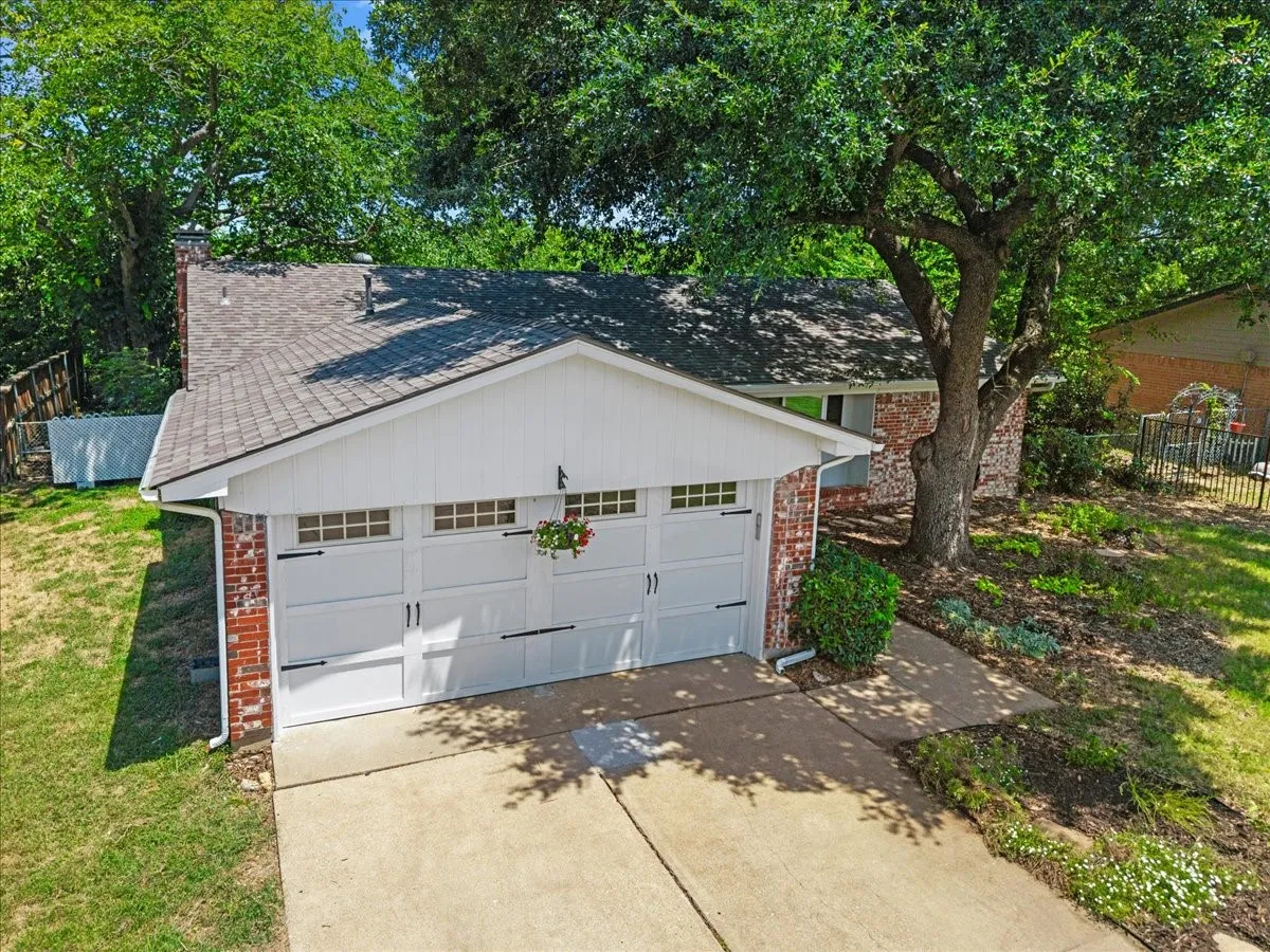 Single Family Residence For Sale in Tarrant County , 7413 Christopher Court, North Richland Hills, Texas 76180, 3 Bedroom, 2 Bathroom, 2 Garage spaces, 1,344 Sqft, built in 1967, mls#21346374, Real Estate Agent in North Richland Hills, Homes For Sale in Tarrant county, Homes For Sale in North Richland Hills, Realtor in North Richland Hills Texas, Real Estate Brokerage Independent Realty Texas, Luminita Cordes Realtor