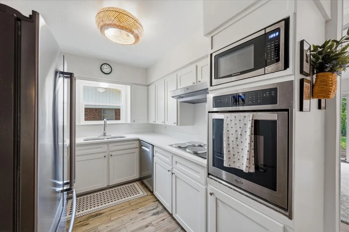 Single Family Residence For Sale in Tarrant County , 7413 Christopher Court, North Richland Hills, Texas 76180, 3 Bedroom, 2 Bathroom, 2 Garage spaces, 1,344 Sqft, built in 1967, mls#21346374, Real Estate Agent in North Richland Hills, Homes For Sale in Tarrant county, Homes For Sale in North Richland Hills, Realtor in North Richland Hills Texas, Real Estate Brokerage Independent Realty Texas, Luminita Cordes Realtor