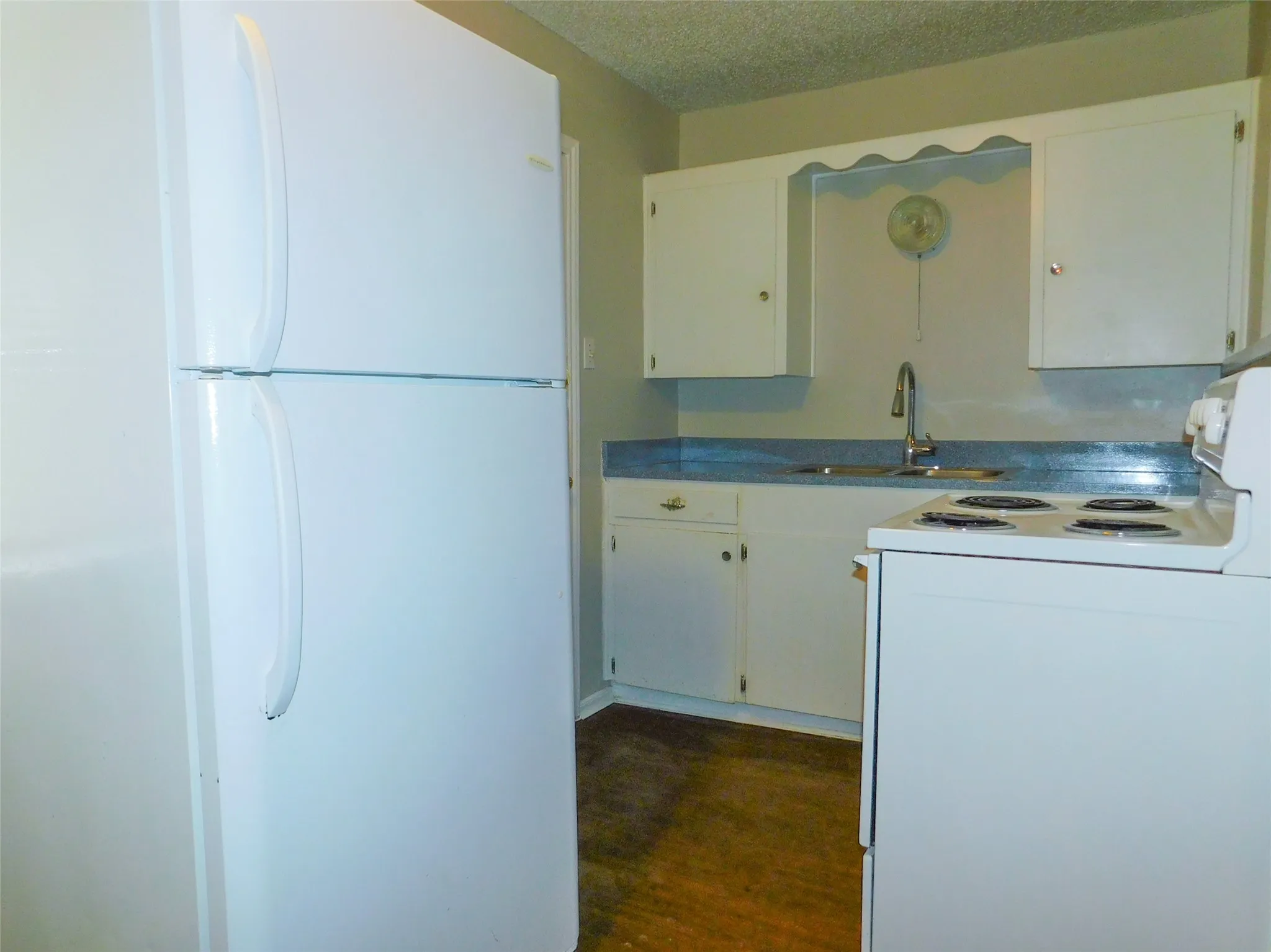 Apartment For Rent in Denton County , 401 Betchan Street 4A, Lake Dallas, Texas 75065, 1 Bedroom, 1 Bathroom, Garage spaces, 775 Sqft, built in 1960, mls#21346764, Real Estate Agent in Lake Dallas, Homes For Rent in Denton county, Homes For Rent in Lake Dallas, Realtor in Lake Dallas Texas, Real Estate Brokerage Independent Realty Texas, Luminita Cordes Realtor