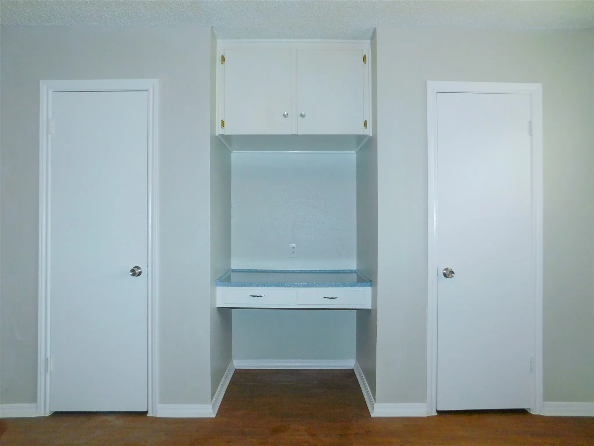 Apartment For Rent in Denton County , 401 Betchan Street 4A, Lake Dallas, Texas 75065, 1 Bedroom, 1 Bathroom, Garage spaces, 775 Sqft, built in 1960, mls#21346764, Real Estate Agent in Lake Dallas, Homes For Rent in Denton county, Homes For Rent in Lake Dallas, Realtor in Lake Dallas Texas, Real Estate Brokerage Independent Realty Texas, Luminita Cordes Realtor