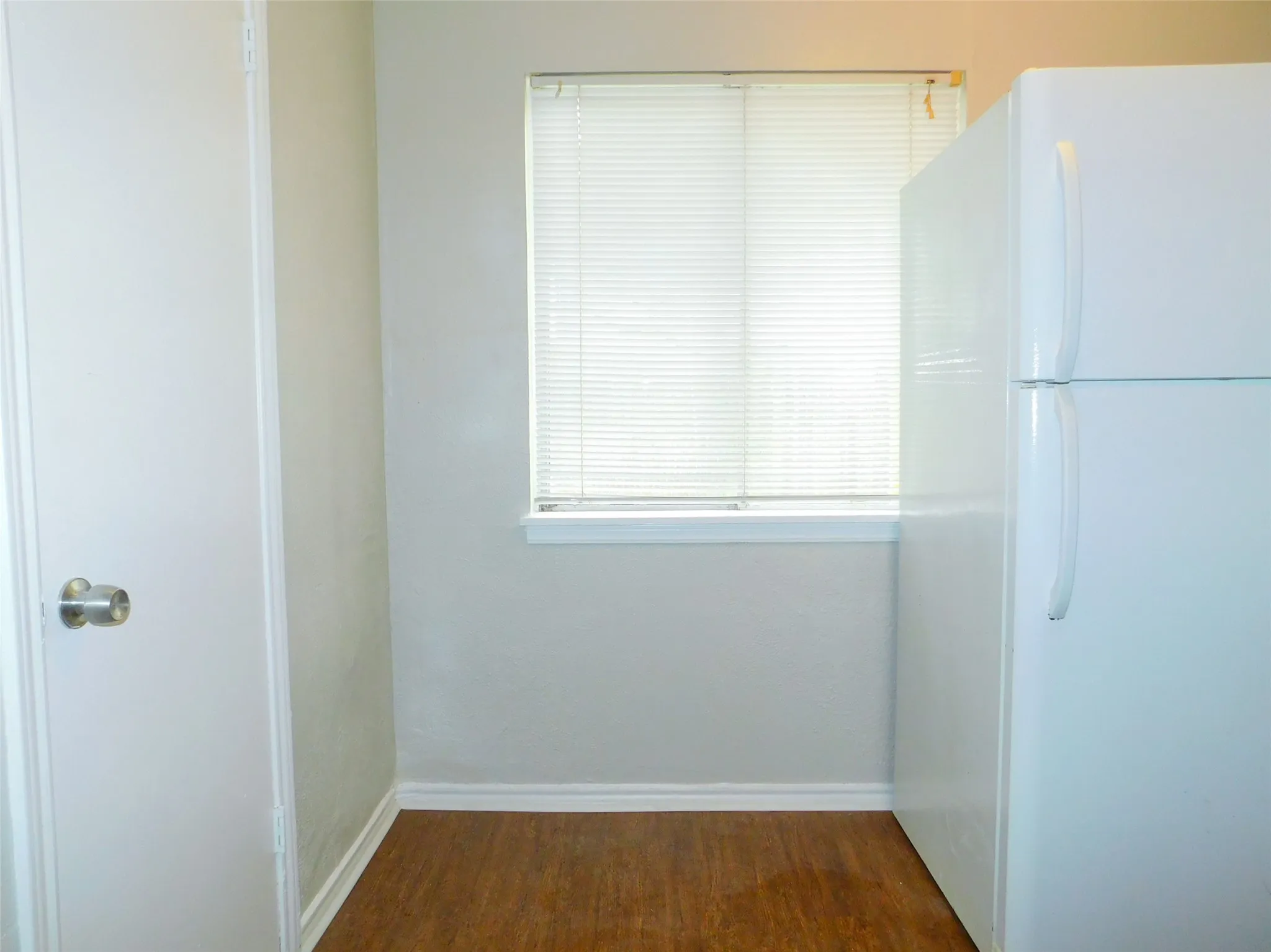 Apartment For Rent in Denton County , 401 Betchan Street 4A, Lake Dallas, Texas 75065, 1 Bedroom, 1 Bathroom, Garage spaces, 775 Sqft, built in 1960, mls#21346764, Real Estate Agent in Lake Dallas, Homes For Rent in Denton county, Homes For Rent in Lake Dallas, Realtor in Lake Dallas Texas, Real Estate Brokerage Independent Realty Texas, Luminita Cordes Realtor