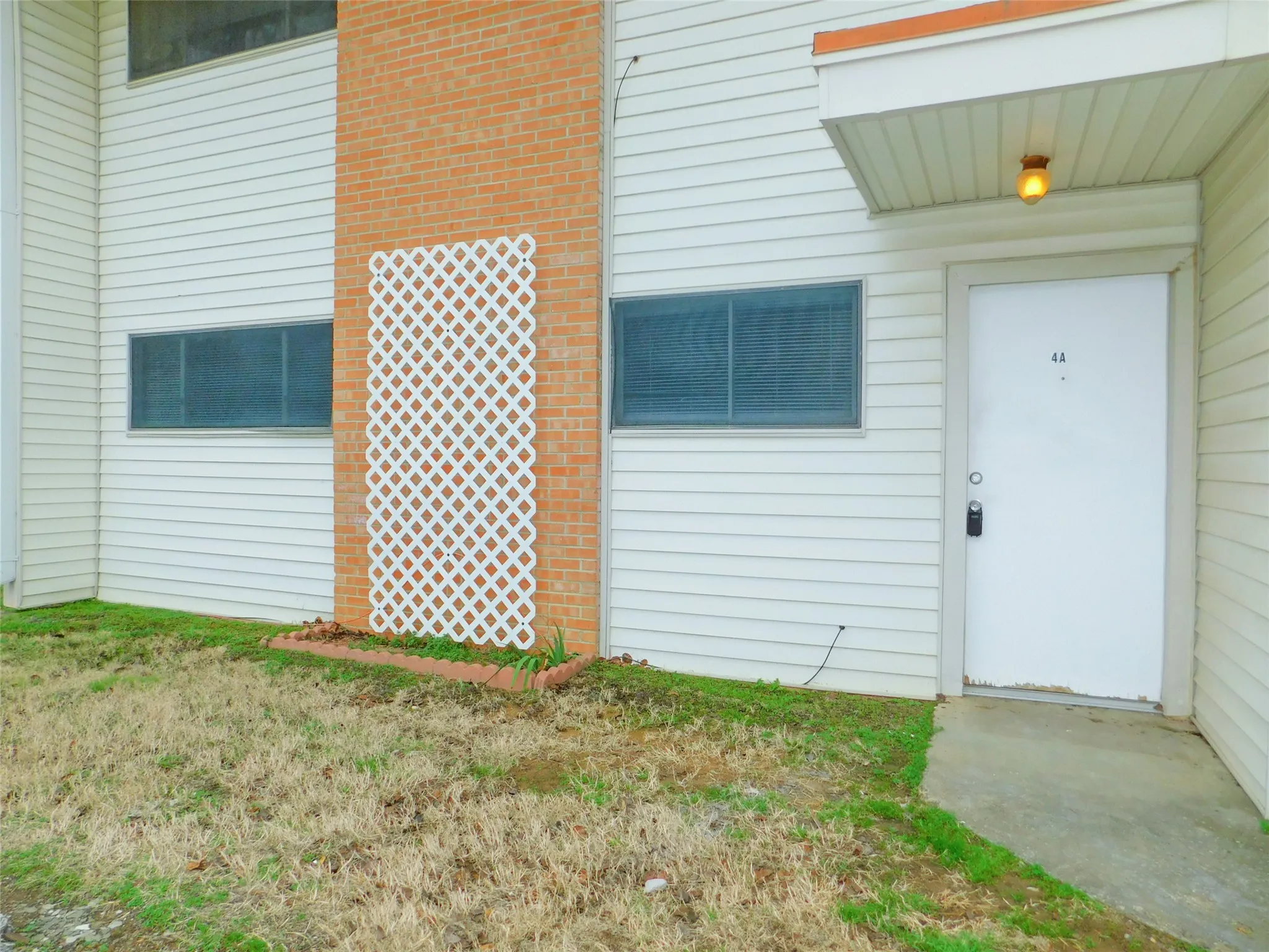 Apartment For Rent in Denton County , 401 Betchan Street 4A, Lake Dallas, Texas 75065, 1 Bedroom, 1 Bathroom, Garage spaces, 775 Sqft, built in 1960, mls#21346764, Real Estate Agent in Lake Dallas, Homes For Rent in Denton county, Homes For Rent in Lake Dallas, Realtor in Lake Dallas Texas, Real Estate Brokerage Independent Realty Texas, Luminita Cordes Realtor