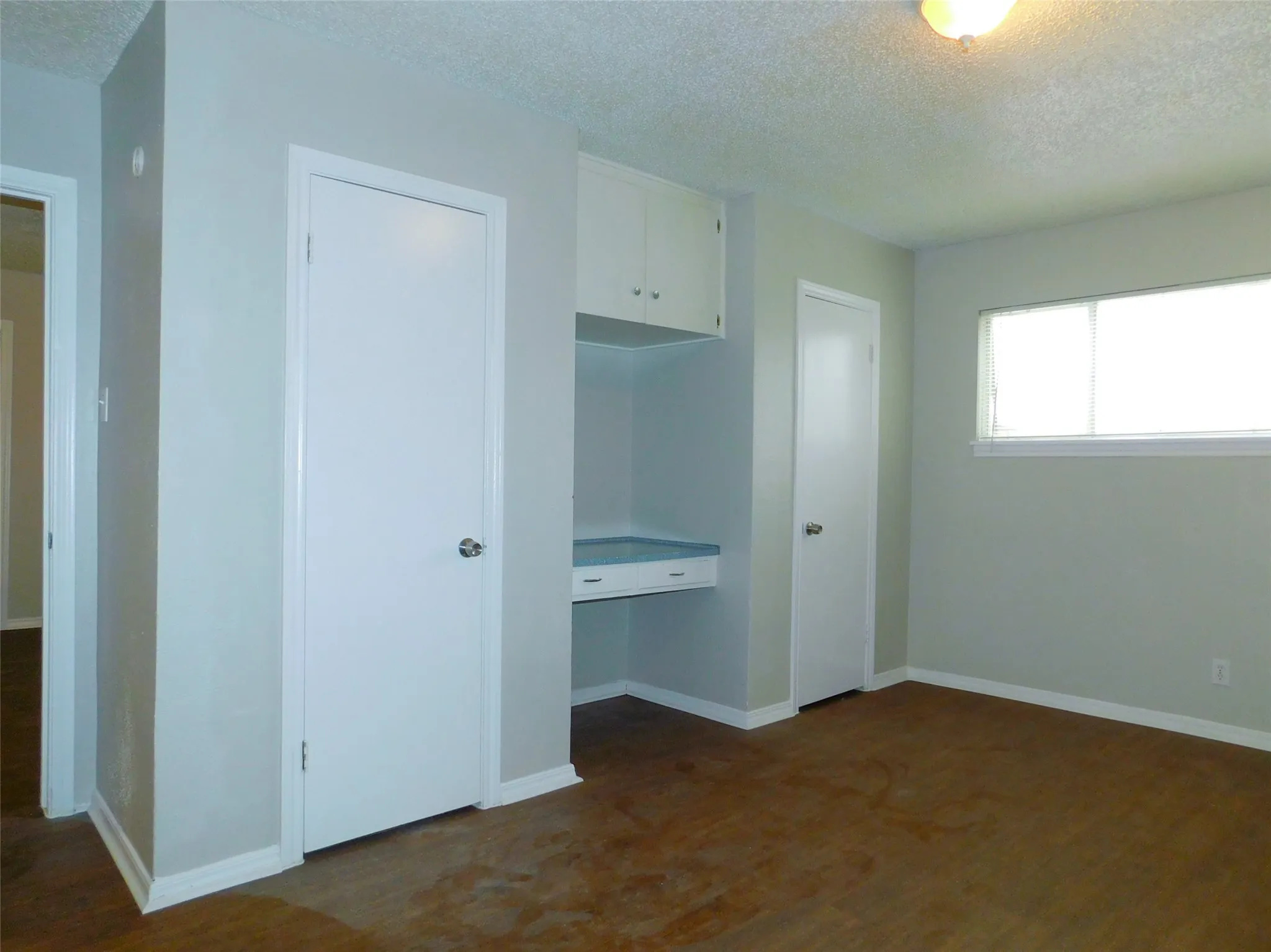 Apartment For Rent in Denton County , 401 Betchan Street 4A, Lake Dallas, Texas 75065, 1 Bedroom, 1 Bathroom, Garage spaces, 775 Sqft, built in 1960, mls#21346764, Real Estate Agent in Lake Dallas, Homes For Rent in Denton county, Homes For Rent in Lake Dallas, Realtor in Lake Dallas Texas, Real Estate Brokerage Independent Realty Texas, Luminita Cordes Realtor