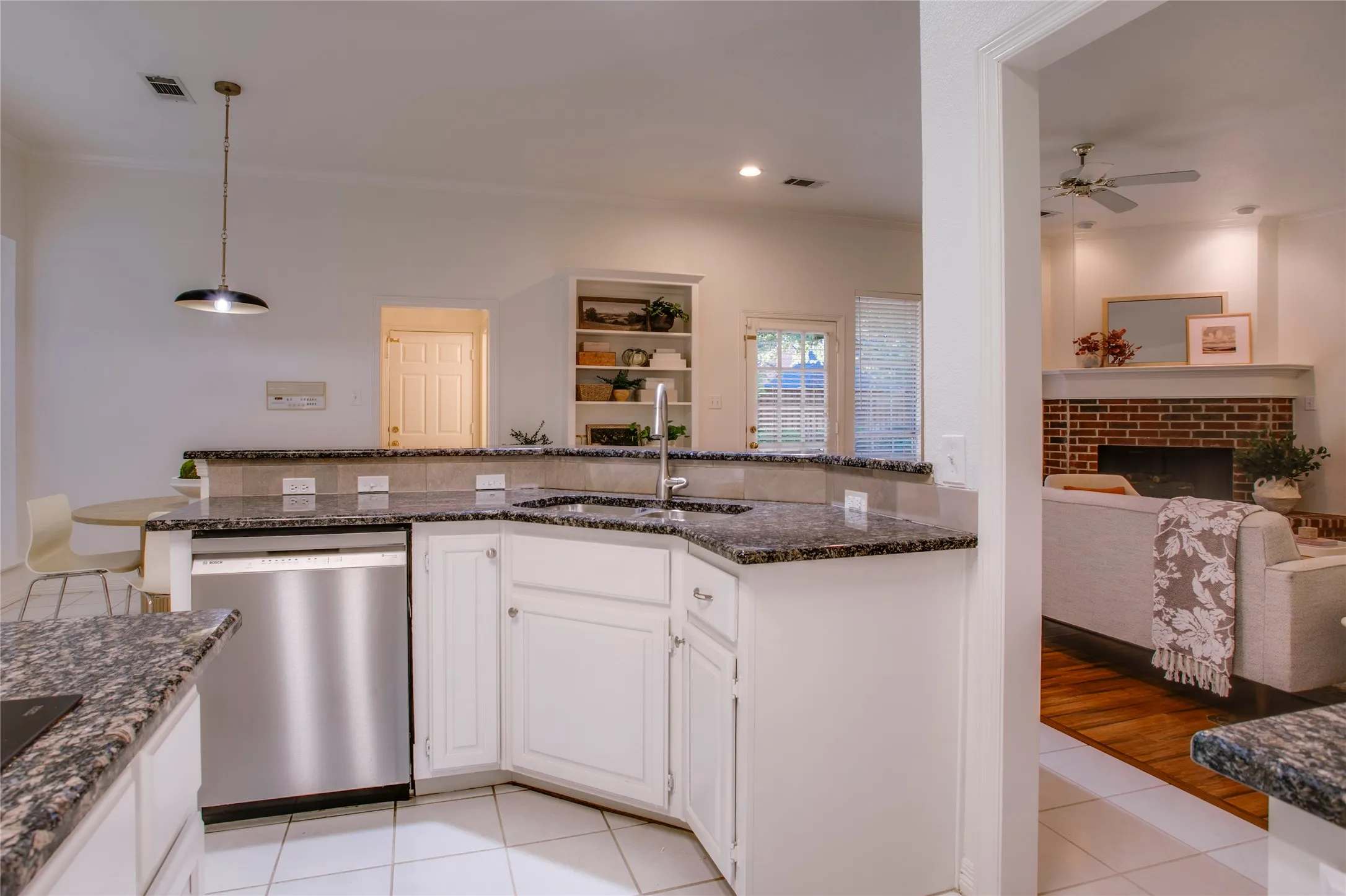 Single Family Residence For Sale in Collin County , 2116 Glendale Drive, Plano, Texas 75023, 4 Bedroom, 4 Bathroom, 2 Garage spaces, 3,509 Sqft, built in 1992, mls#21343963, Real Estate Agent in Plano, Homes For Sale in Collin county, Homes For Sale in Plano, Realtor in Plano Texas, Real Estate Brokerage Independent Realty Texas, Luminita Cordes Realtor
