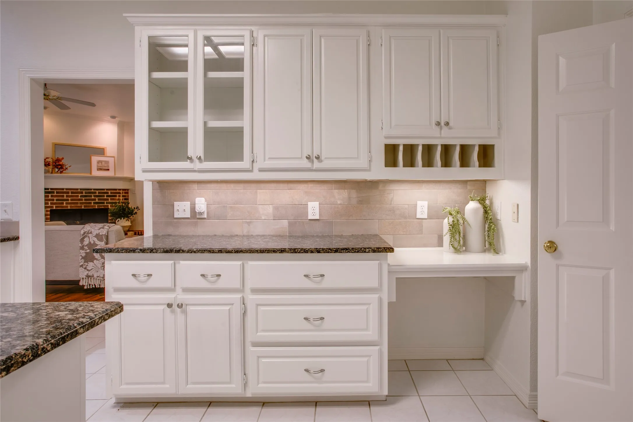 Built-in planning desk
