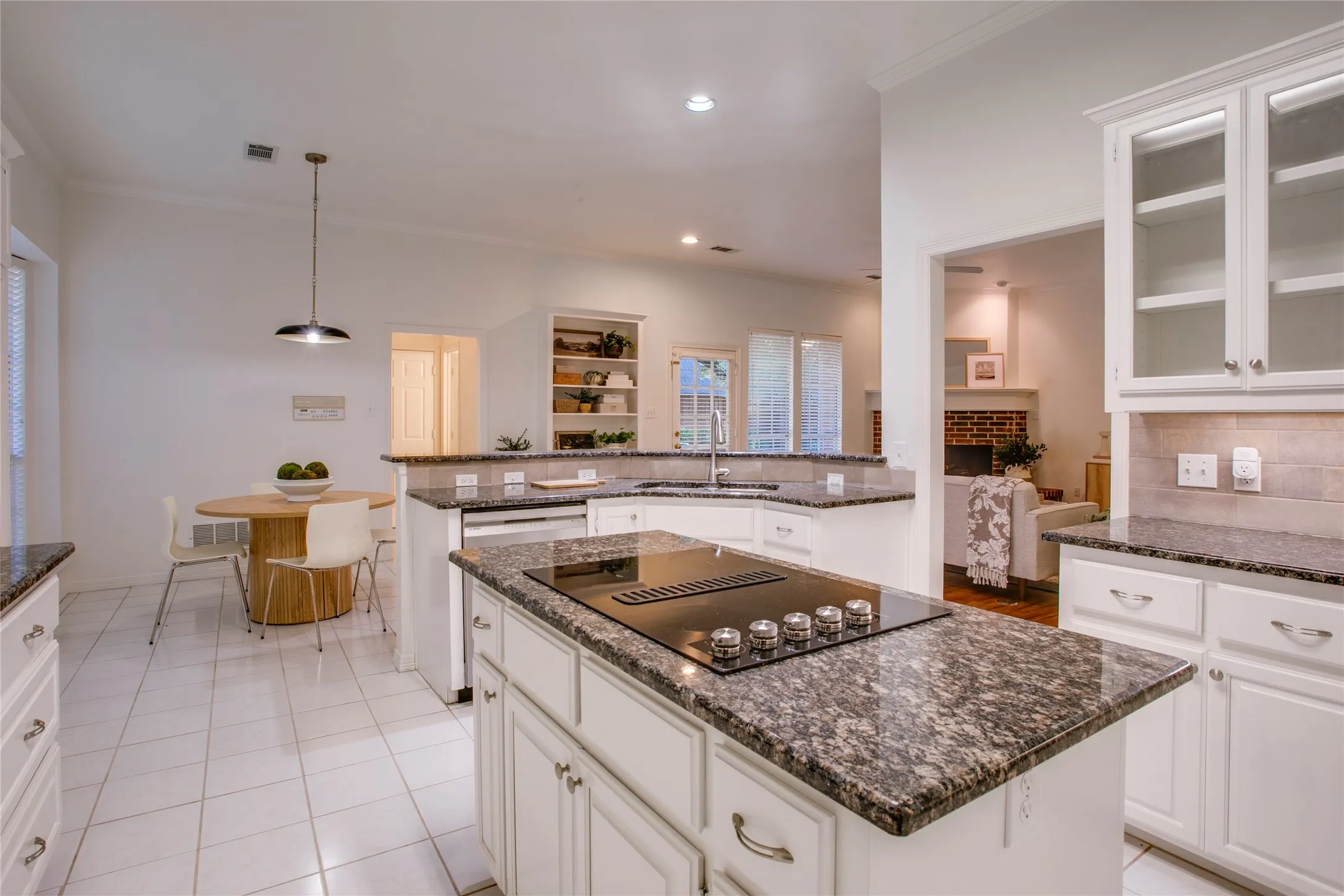 Single Family Residence For Sale in Collin County , 2116 Glendale Drive, Plano, Texas 75023, 4 Bedroom, 4 Bathroom, 2 Garage spaces, 3,509 Sqft, built in 1992, mls#21343963, Real Estate Agent in Plano, Homes For Sale in Collin county, Homes For Sale in Plano, Realtor in Plano Texas, Real Estate Brokerage Independent Realty Texas, Luminita Cordes Realtor