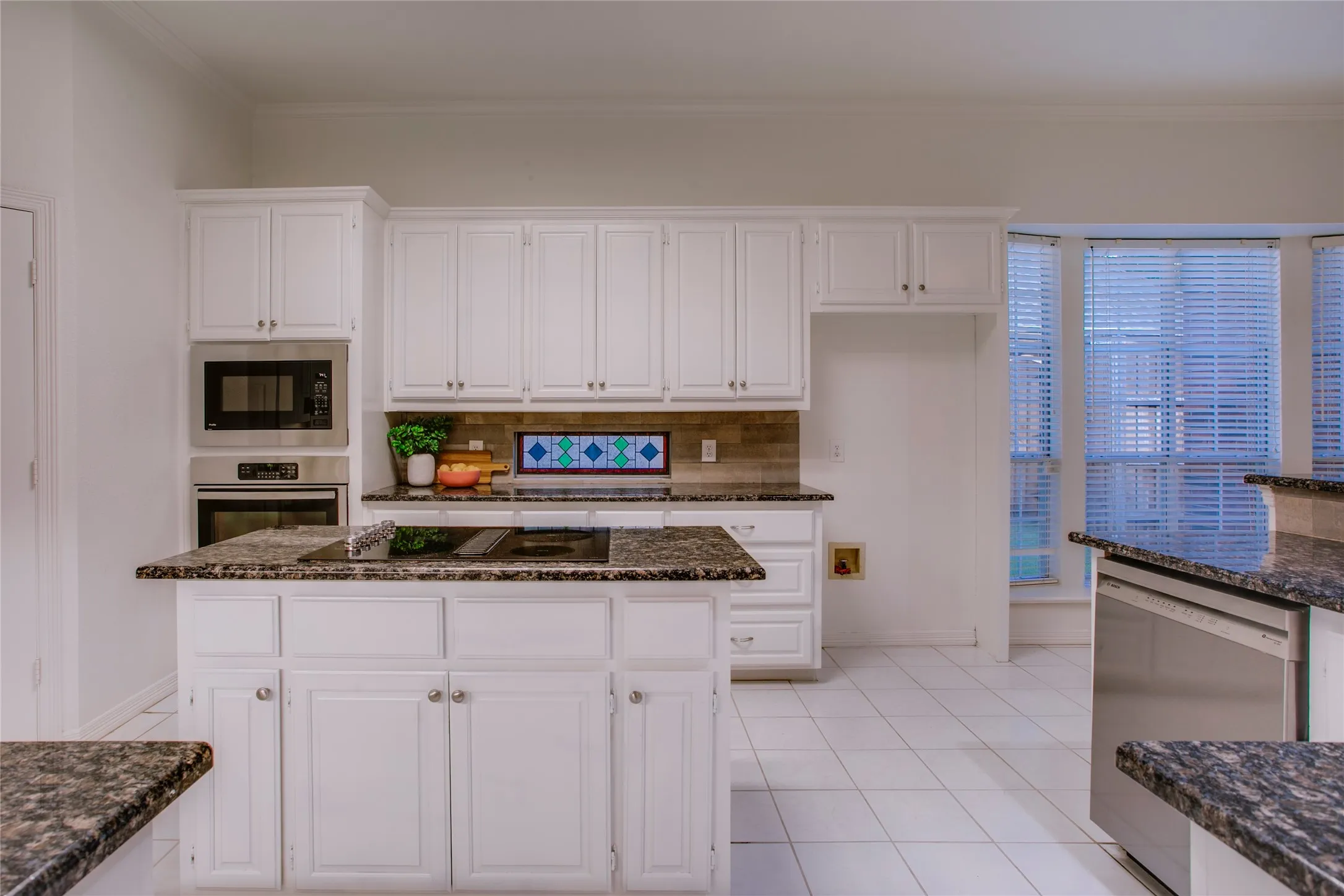 Single Family Residence For Sale in Collin County , 2116 Glendale Drive, Plano, Texas 75023, 4 Bedroom, 4 Bathroom, 2 Garage spaces, 3,509 Sqft, built in 1992, mls#21343963, Real Estate Agent in Plano, Homes For Sale in Collin county, Homes For Sale in Plano, Realtor in Plano Texas, Real Estate Brokerage Independent Realty Texas, Luminita Cordes Realtor