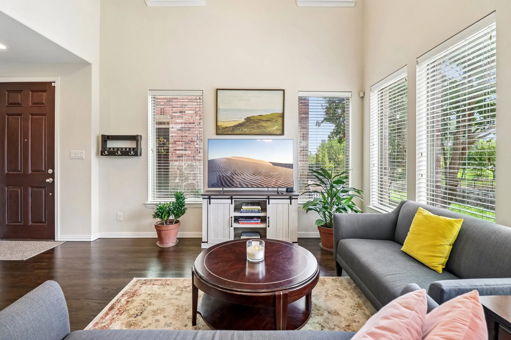 Townhouse For Sale in Dallas County , 618 Alexandra Avenue, Richardson, Texas 75081, 3 Bedroom, 4 Bathroom, 2 Garage spaces, 1,939 Sqft, built in 2014, mls#21346603, Real Estate Agent in Richardson, Homes For Sale in Dallas county, Homes For Sale in Richardson, Realtor in Richardson Texas, Real Estate Brokerage Independent Realty Texas, Luminita Cordes Realtor