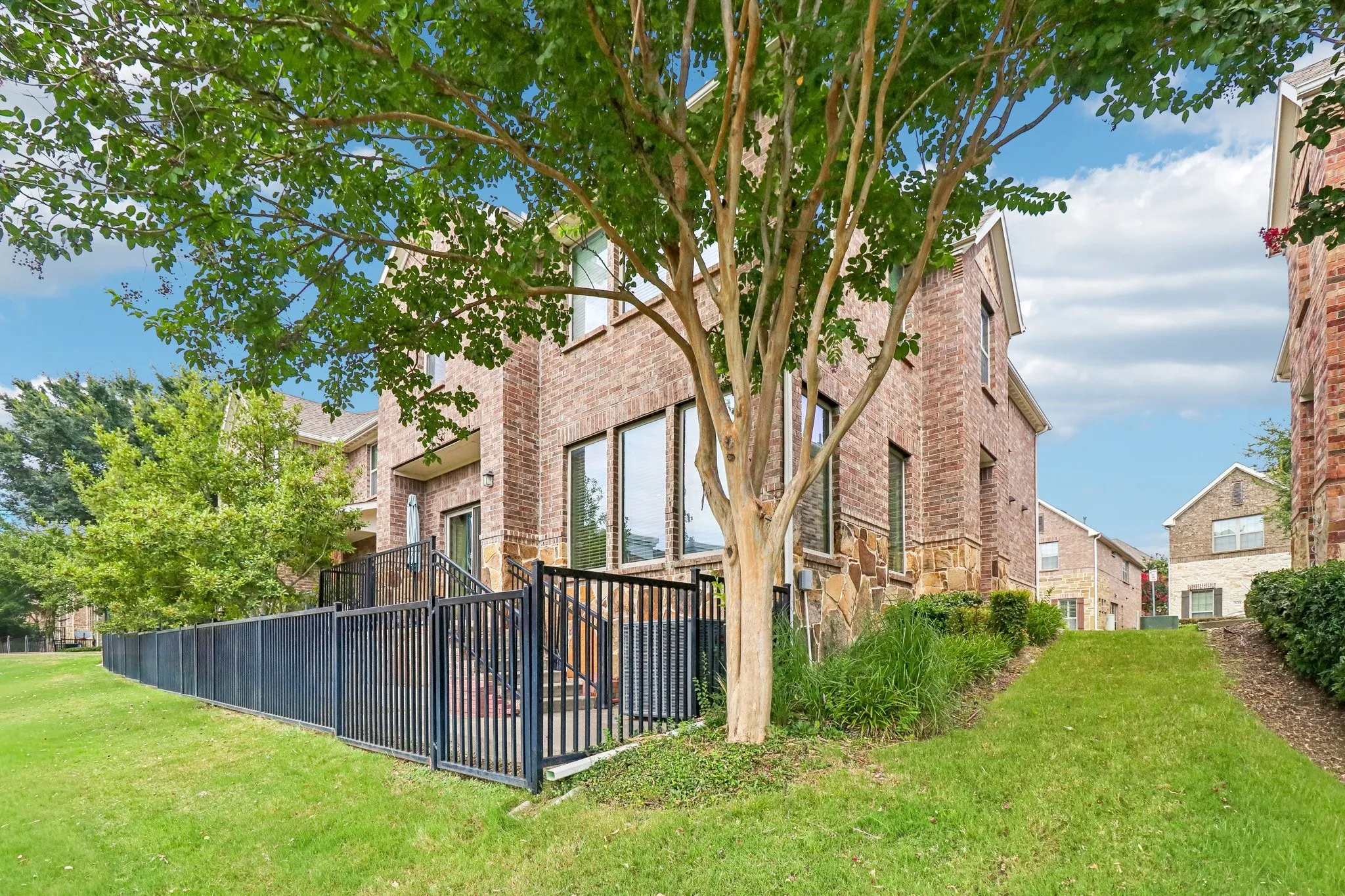 Townhouse For Sale in Dallas County , 618 Alexandra Avenue, Richardson, Texas 75081, 3 Bedroom, 4 Bathroom, 2 Garage spaces, 1,939 Sqft, built in 2014, mls#21346603, Real Estate Agent in Richardson, Homes For Sale in Dallas county, Homes For Sale in Richardson, Realtor in Richardson Texas, Real Estate Brokerage Independent Realty Texas, Luminita Cordes Realtor