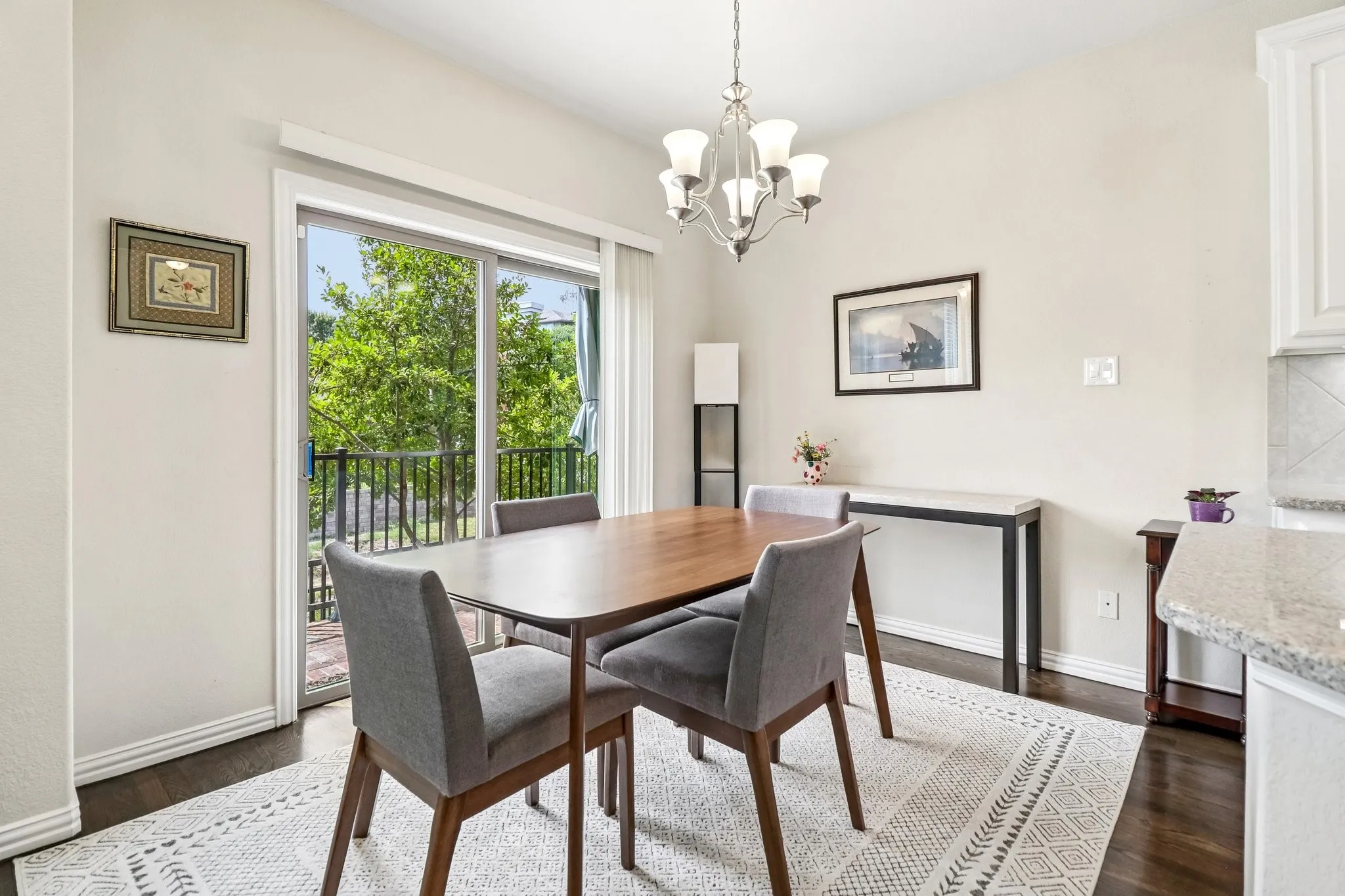 Townhouse For Sale in Dallas County , 618 Alexandra Avenue, Richardson, Texas 75081, 3 Bedroom, 4 Bathroom, 2 Garage spaces, 1,939 Sqft, built in 2014, mls#21346603, Real Estate Agent in Richardson, Homes For Sale in Dallas county, Homes For Sale in Richardson, Realtor in Richardson Texas, Real Estate Brokerage Independent Realty Texas, Luminita Cordes Realtor
