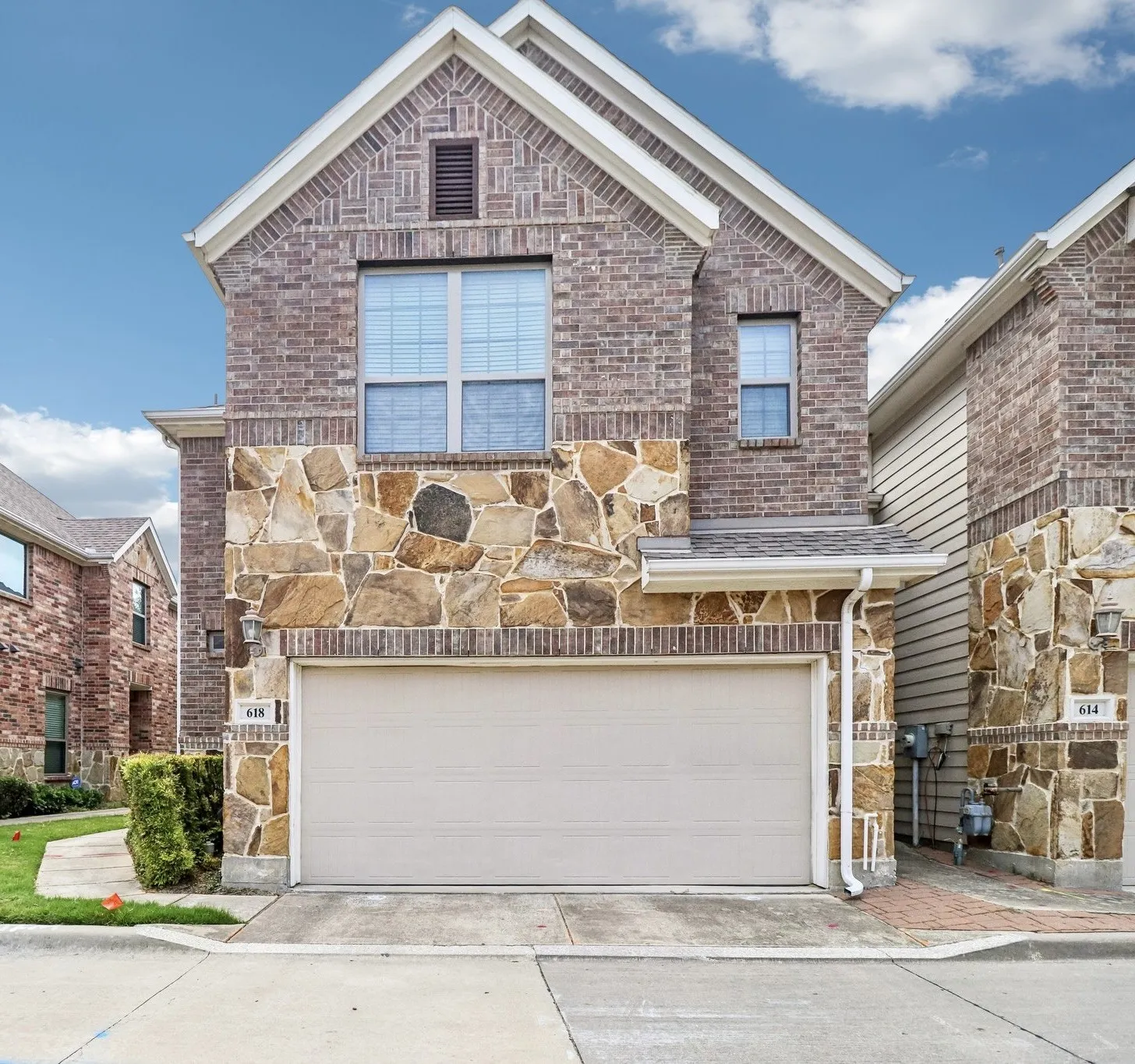 Townhouse For Sale in Dallas County , 618 Alexandra Avenue, Richardson, Texas 75081, 3 Bedroom, 4 Bathroom, 2 Garage spaces, 1,939 Sqft, built in 2014, mls#21346603, Real Estate Agent in Richardson, Homes For Sale in Dallas county, Homes For Sale in Richardson, Realtor in Richardson Texas, Real Estate Brokerage Independent Realty Texas, Luminita Cordes Realtor