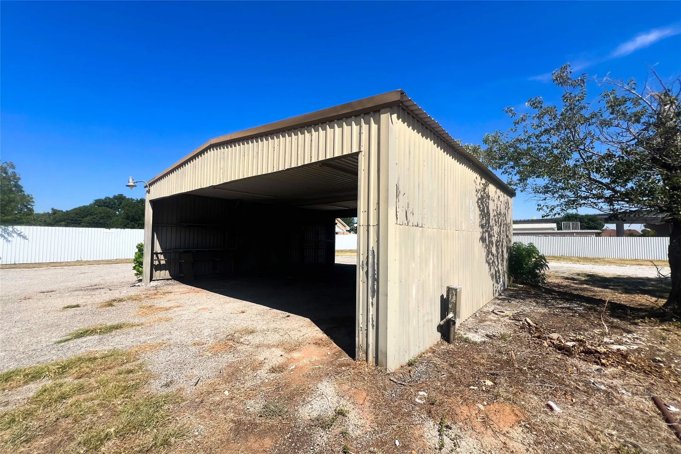 Improved Land For Sale in Wichita County , 231 Central Expressway 287 Freeway E, Wichita Falls, Texas 76301, 0, 0, Garage spaces, 0 Sqft, built in 1996, Price $750,000, mls#21346796, Real Estate Agent in Wichita Falls, Homes For Sale in Wichita county, Homes For Sale in Wichita Falls, Realtor in Wichita Falls Texas, Real Estate Brokerage Independent Realty Texas, Luminita Cordes Realtor