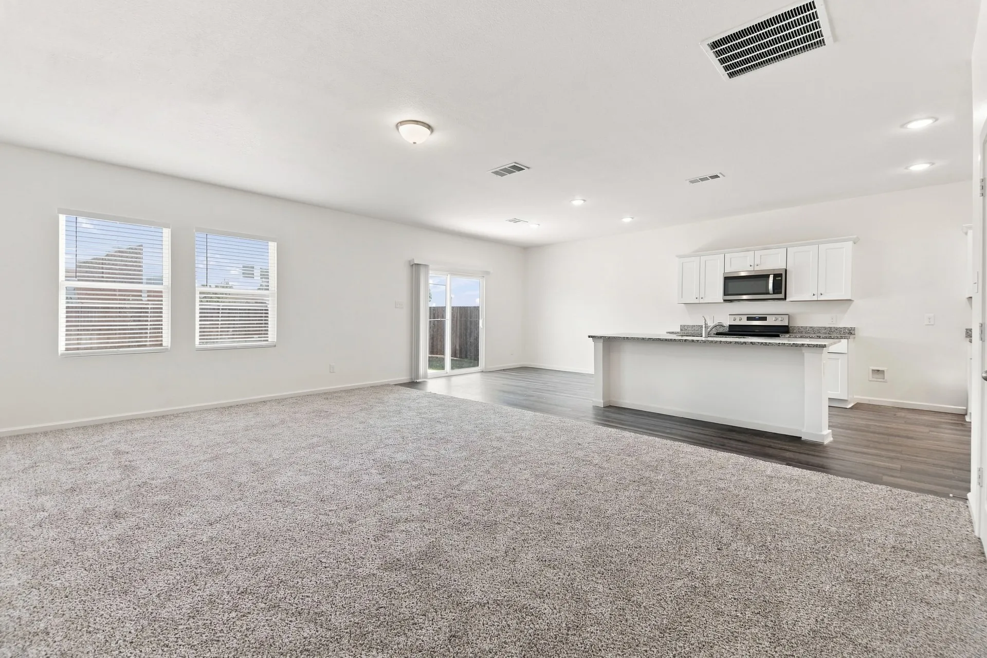 Single Family Residence For Rent in Kaufman County , 6520 Calico Lane, Forney, Texas 75126, 4 Bedroom, 2 Bathroom, 2 Garage spaces, 2,204 Sqft, built in 2022, mls#21346806, Real Estate Agent in Forney, Homes For Rent in Kaufman county, Homes For Rent in Forney, Realtor in Forney Texas, Real Estate Brokerage Independent Realty Texas, Luminita Cordes Realtor