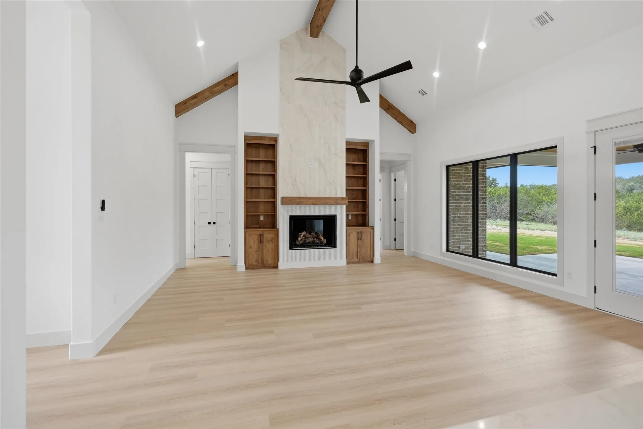 Single Family Residence For Sale in Parker County , 2020 Preserve Trail, Weatherford, Texas 76087, 4 Bedroom, 4 Bathroom, 2 Garage spaces, 2,854 Sqft, built in 2026, mls#21346570, Real Estate Agent in Weatherford, Homes For Sale in Parker county, Homes For Sale in Weatherford, Realtor in Weatherford Texas, Real Estate Brokerage Independent Realty Texas, Luminita Cordes Realtor