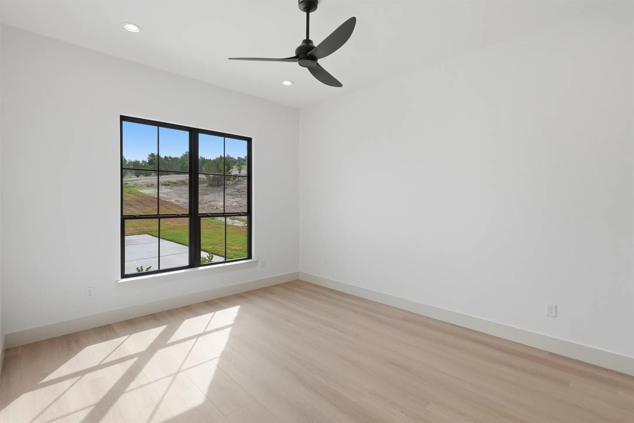 Single Family Residence For Sale in Parker County , 2020 Preserve Trail, Weatherford, Texas 76087, 4 Bedroom, 4 Bathroom, 2 Garage spaces, 2,854 Sqft, built in 2026, mls#21346570, Real Estate Agent in Weatherford, Homes For Sale in Parker county, Homes For Sale in Weatherford, Realtor in Weatherford Texas, Real Estate Brokerage Independent Realty Texas, Luminita Cordes Realtor