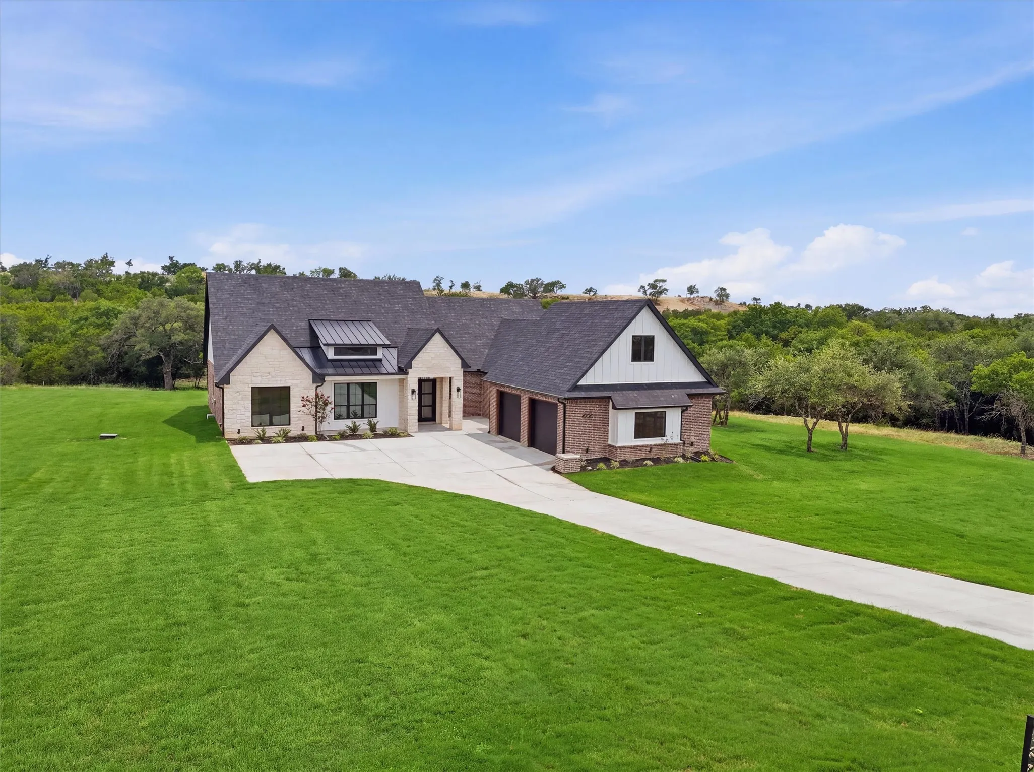 Single Family Residence For Sale in Parker County , 2020 Preserve Trail, Weatherford, Texas 76087, 4 Bedroom, 4 Bathroom, 2 Garage spaces, 2,854 Sqft, built in 2026, mls#21346570, Real Estate Agent in Weatherford, Homes For Sale in Parker county, Homes For Sale in Weatherford, Realtor in Weatherford Texas, Real Estate Brokerage Independent Realty Texas, Luminita Cordes Realtor