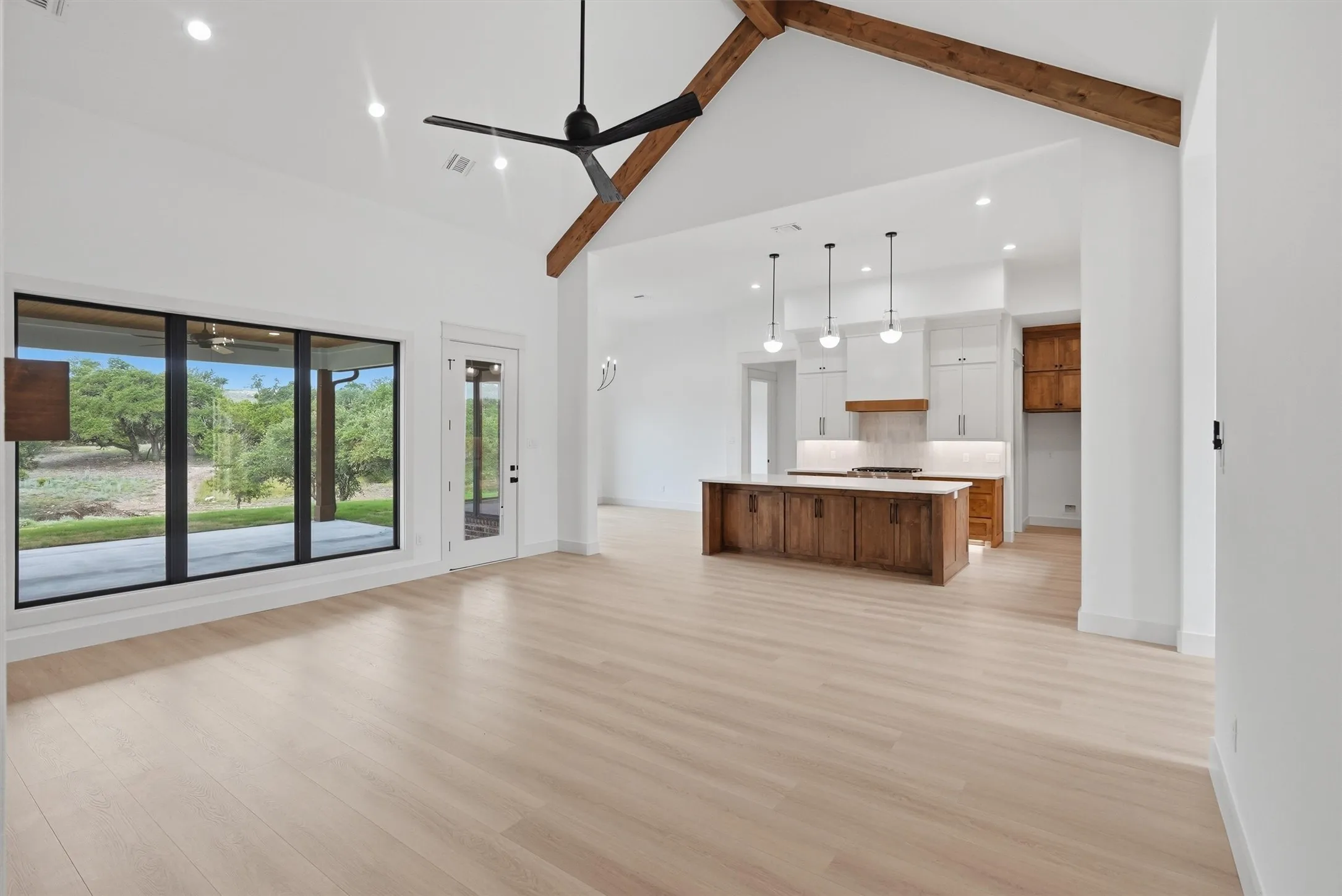 Single Family Residence For Sale in Parker County , 2020 Preserve Trail, Weatherford, Texas 76087, 4 Bedroom, 4 Bathroom, 2 Garage spaces, 2,854 Sqft, built in 2026, mls#21346570, Real Estate Agent in Weatherford, Homes For Sale in Parker county, Homes For Sale in Weatherford, Realtor in Weatherford Texas, Real Estate Brokerage Independent Realty Texas, Luminita Cordes Realtor