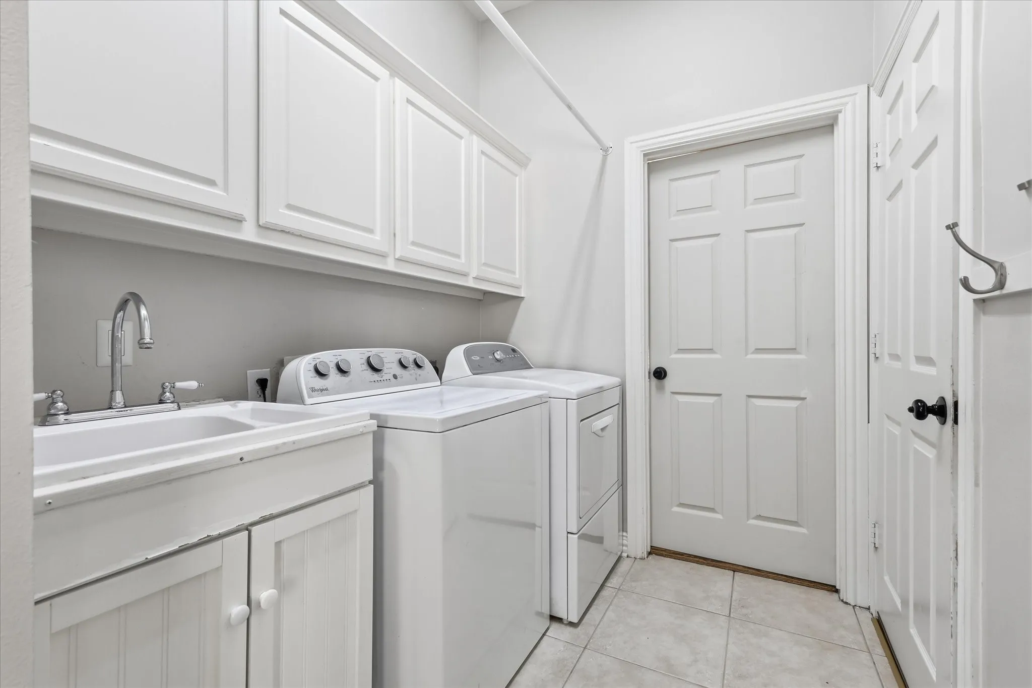 Single Family Residence For Rent in Collin County , 1405 Salado Drive, Allen, Texas 75013, 4 Bedroom, 3 Bathroom, 2 Garage spaces, 3,098 Sqft, built in 2000, mls#21328170, Real Estate Agent in Allen, Homes For Rent in Collin county, Homes For Rent in Allen, Realtor in Allen Texas, Real Estate Brokerage Independent Realty Texas, Luminita Cordes Realtor