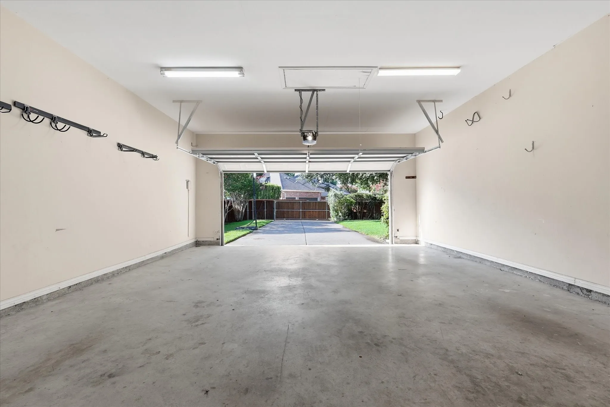Single Family Residence For Rent in Collin County , 1405 Salado Drive, Allen, Texas 75013, 4 Bedroom, 3 Bathroom, 2 Garage spaces, 3,098 Sqft, built in 2000, mls#21328170, Real Estate Agent in Allen, Homes For Rent in Collin county, Homes For Rent in Allen, Realtor in Allen Texas, Real Estate Brokerage Independent Realty Texas, Luminita Cordes Realtor