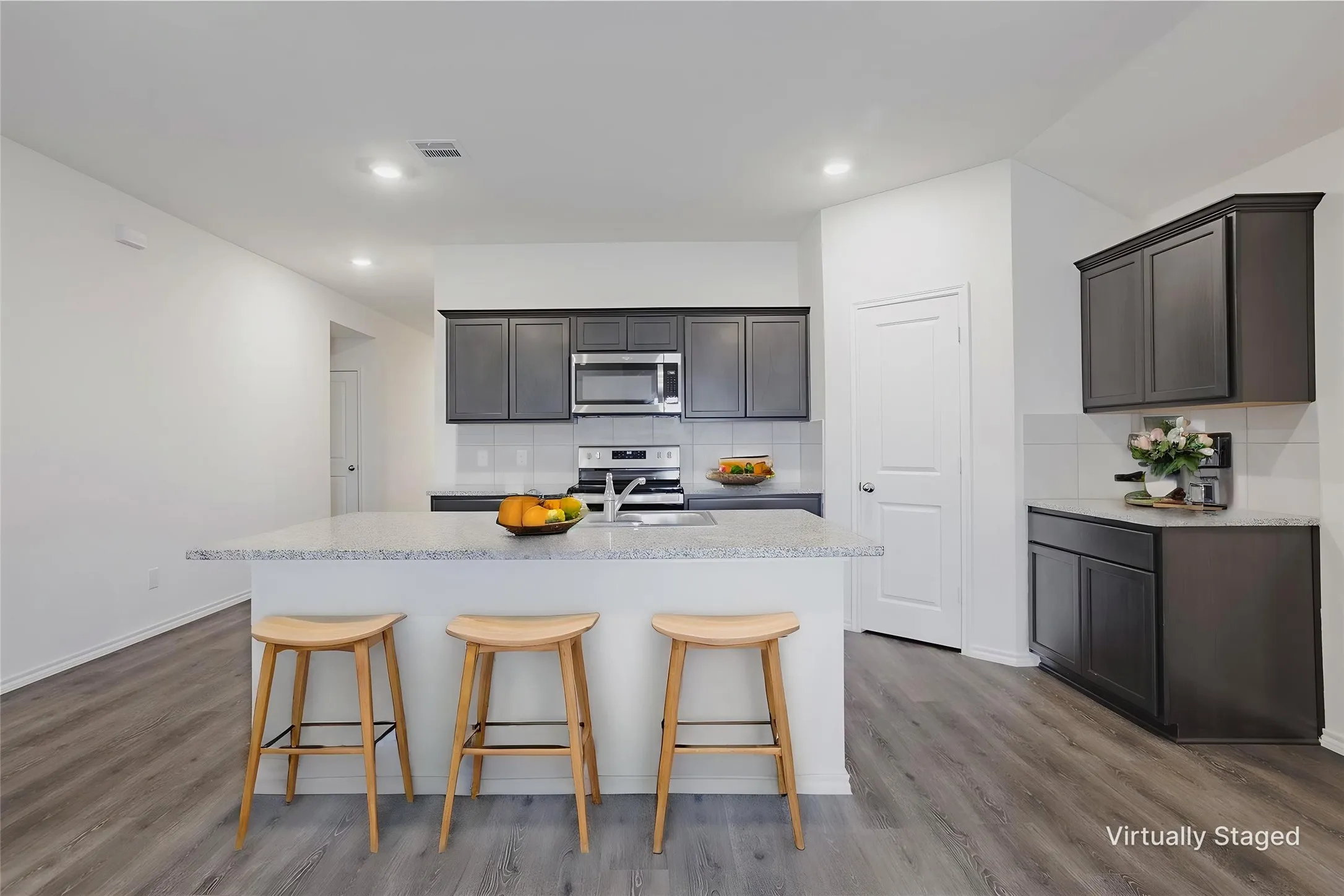 Single Family Residence For Sale in Hunt County , 2904 Goodrich Street, Royse City, Texas 75189, 4 Bedroom, 2 Bathroom, 2 Garage spaces, 1,830 Sqft, built in 2021, mls#21346599, Real Estate Agent in Royse City, Homes For Sale in Hunt county, Homes For Sale in Royse City, Realtor in Royse City Texas, Real Estate Brokerage Independent Realty Texas, Luminita Cordes Realtor