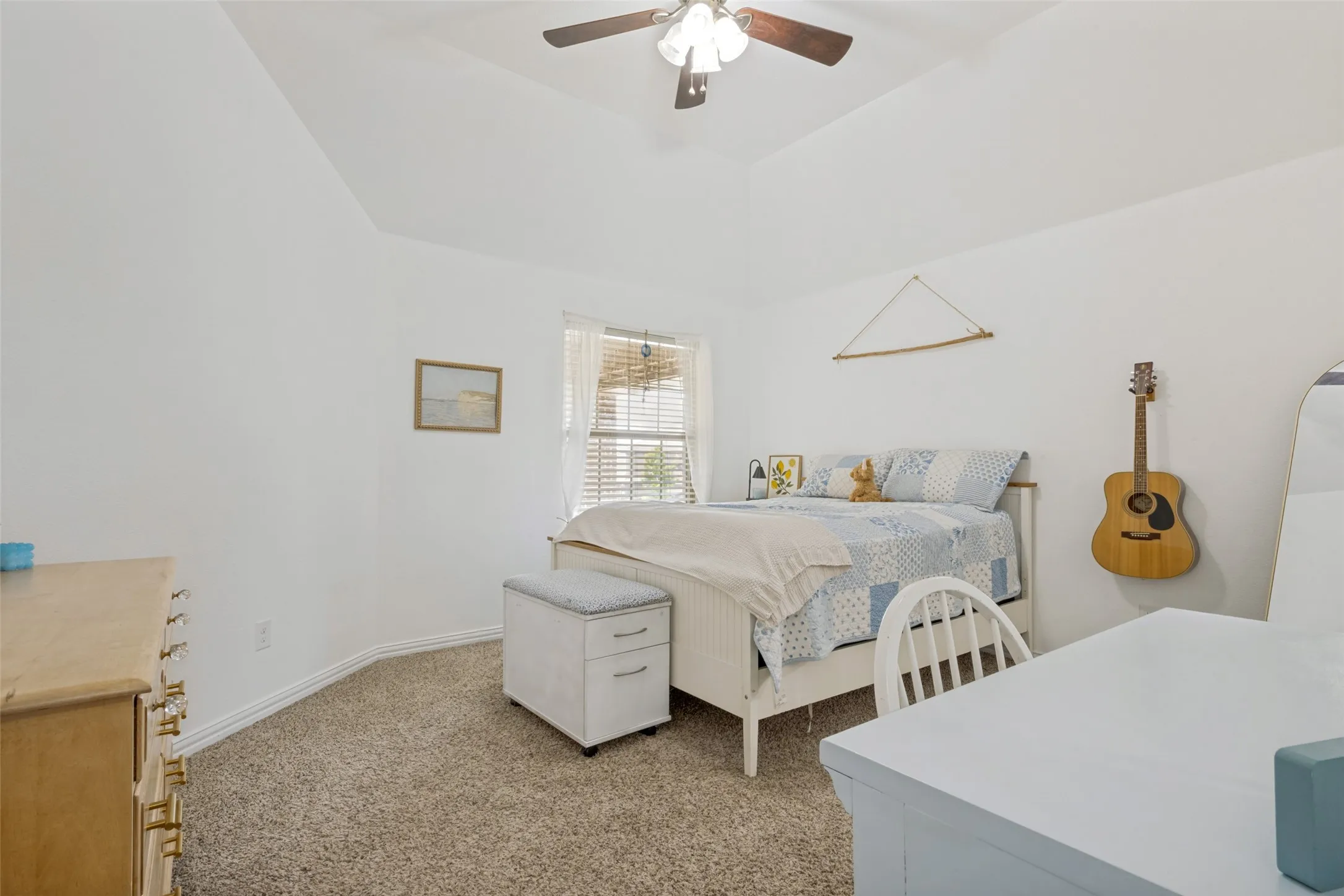 Single Family Residence For Sale in Denton County , 604 Bentley Court, Roanoke, Texas 76262, 5 Bedroom, 4 Bathroom, 3 Garage spaces, 4,046 Sqft, built in 2013, mls#21346000, Real Estate Agent in Roanoke, Homes For Sale in Denton county, Homes For Sale in Roanoke, Realtor in Roanoke Texas, Real Estate Brokerage Independent Realty Texas, Luminita Cordes Realtor