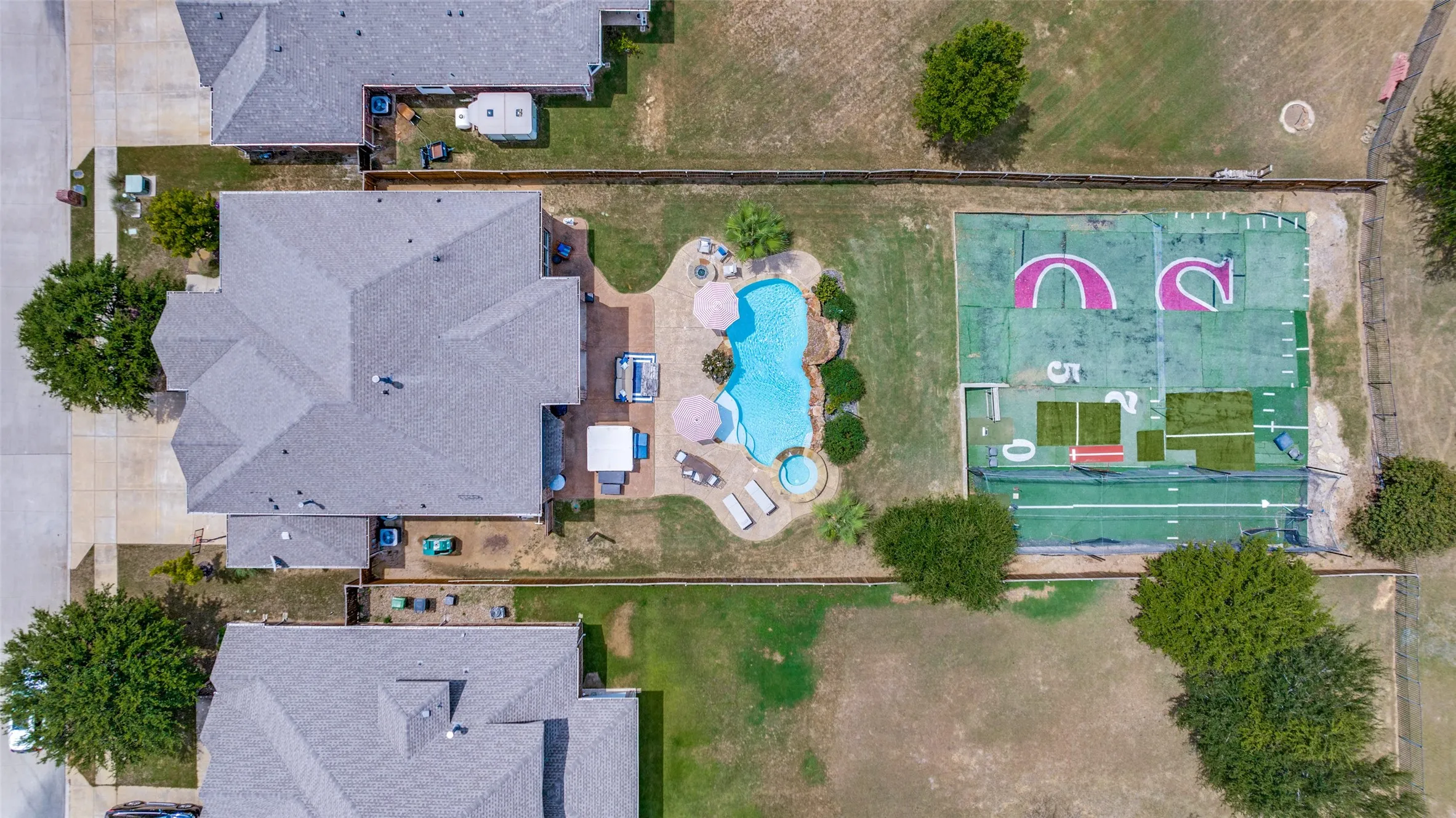 Single Family Residence For Sale in Denton County , 604 Bentley Court, Roanoke, Texas 76262, 5 Bedroom, 4 Bathroom, 3 Garage spaces, 4,046 Sqft, built in 2013, mls#21346000, Real Estate Agent in Roanoke, Homes For Sale in Denton county, Homes For Sale in Roanoke, Realtor in Roanoke Texas, Real Estate Brokerage Independent Realty Texas, Luminita Cordes Realtor