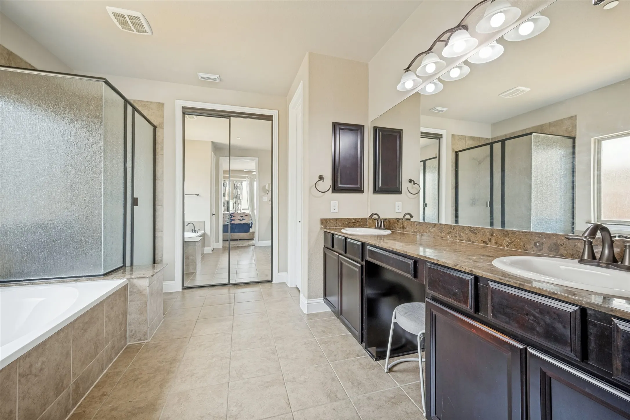 Single Family Residence For Sale in Denton County , 604 Bentley Court, Roanoke, Texas 76262, 5 Bedroom, 4 Bathroom, 3 Garage spaces, 4,046 Sqft, built in 2013, mls#21346000, Real Estate Agent in Roanoke, Homes For Sale in Denton county, Homes For Sale in Roanoke, Realtor in Roanoke Texas, Real Estate Brokerage Independent Realty Texas, Luminita Cordes Realtor