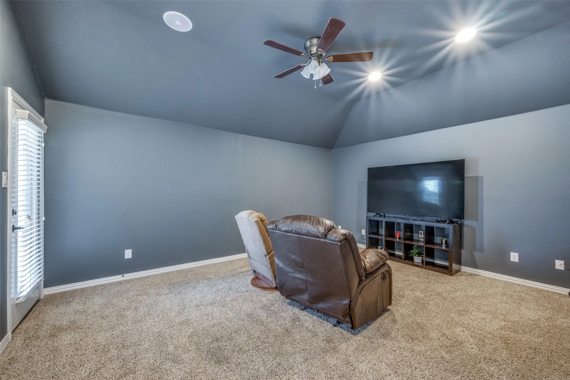 Single Family Residence For Sale in Denton County , 604 Bentley Court, Roanoke, Texas 76262, 5 Bedroom, 4 Bathroom, 3 Garage spaces, 4,046 Sqft, built in 2013, mls#21346000, Real Estate Agent in Roanoke, Homes For Sale in Denton county, Homes For Sale in Roanoke, Realtor in Roanoke Texas, Real Estate Brokerage Independent Realty Texas, Luminita Cordes Realtor