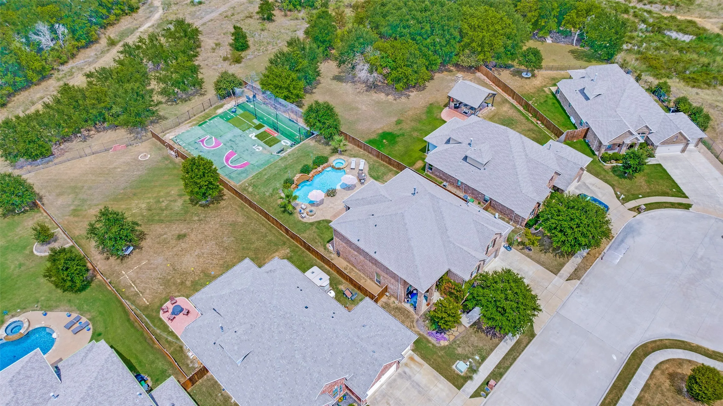Single Family Residence For Sale in Denton County , 604 Bentley Court, Roanoke, Texas 76262, 5 Bedroom, 4 Bathroom, 3 Garage spaces, 4,046 Sqft, built in 2013, mls#21346000, Real Estate Agent in Roanoke, Homes For Sale in Denton county, Homes For Sale in Roanoke, Realtor in Roanoke Texas, Real Estate Brokerage Independent Realty Texas, Luminita Cordes Realtor