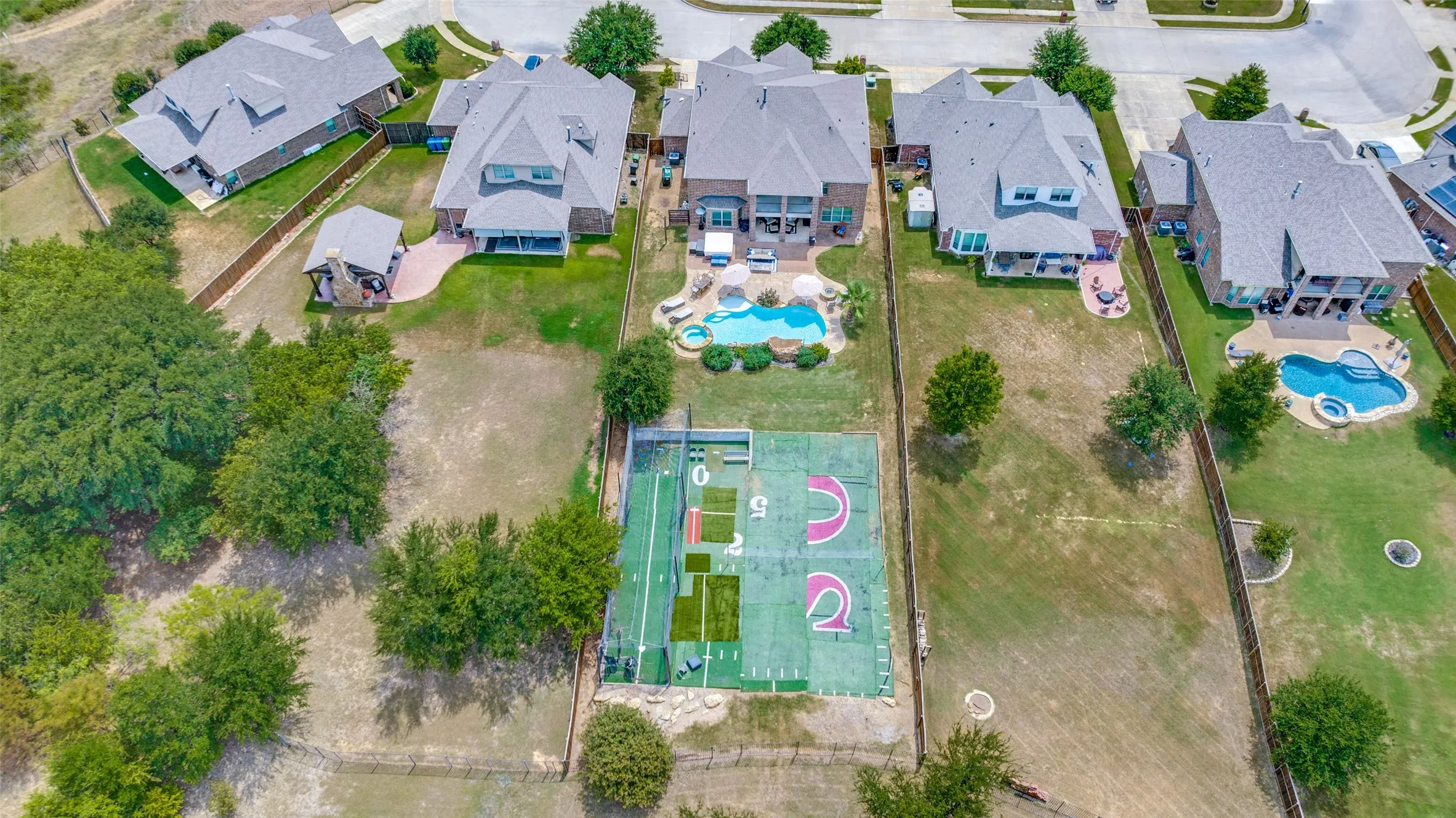 Single Family Residence For Sale in Denton County , 604 Bentley Court, Roanoke, Texas 76262, 5 Bedroom, 4 Bathroom, 3 Garage spaces, 4,046 Sqft, built in 2013, mls#21346000, Real Estate Agent in Roanoke, Homes For Sale in Denton county, Homes For Sale in Roanoke, Realtor in Roanoke Texas, Real Estate Brokerage Independent Realty Texas, Luminita Cordes Realtor
