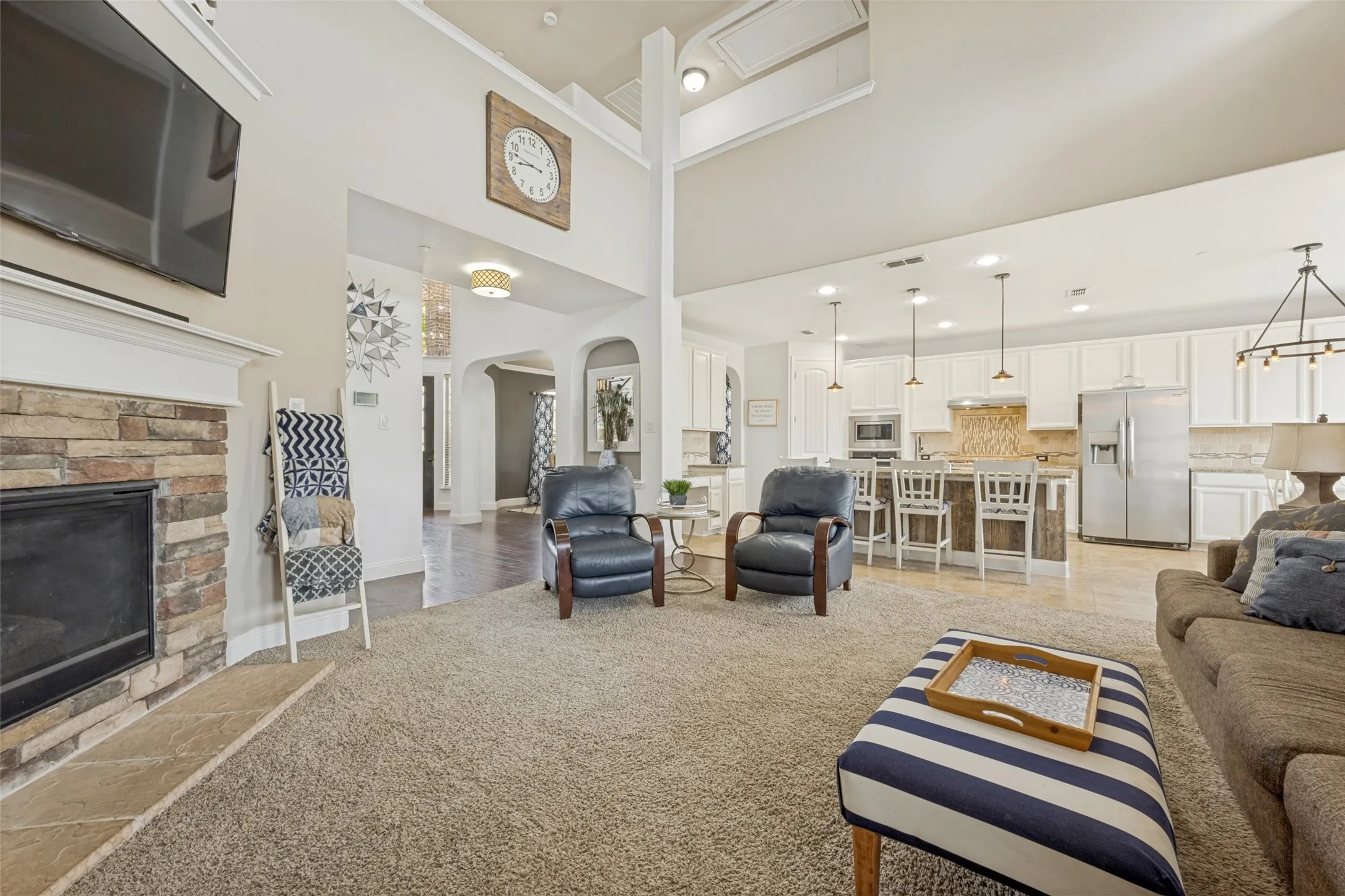 Single Family Residence For Sale in Denton County , 604 Bentley Court, Roanoke, Texas 76262, 5 Bedroom, 4 Bathroom, 3 Garage spaces, 4,046 Sqft, built in 2013, mls#21346000, Real Estate Agent in Roanoke, Homes For Sale in Denton county, Homes For Sale in Roanoke, Realtor in Roanoke Texas, Real Estate Brokerage Independent Realty Texas, Luminita Cordes Realtor
