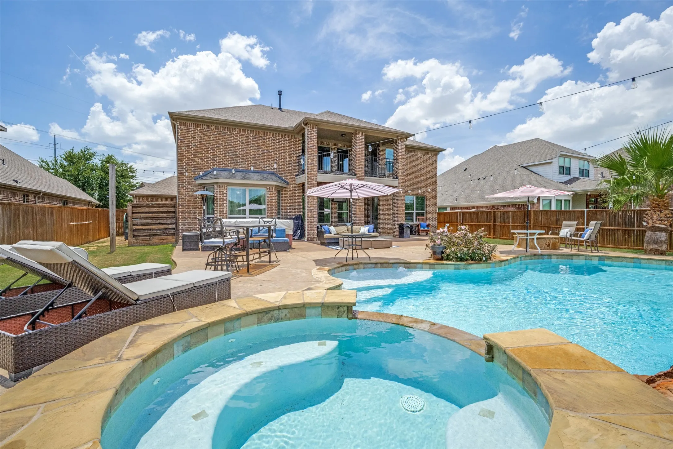 Single Family Residence For Sale in Denton County , 604 Bentley Court, Roanoke, Texas 76262, 5 Bedroom, 4 Bathroom, 3 Garage spaces, 4,046 Sqft, built in 2013, mls#21346000, Real Estate Agent in Roanoke, Homes For Sale in Denton county, Homes For Sale in Roanoke, Realtor in Roanoke Texas, Real Estate Brokerage Independent Realty Texas, Luminita Cordes Realtor