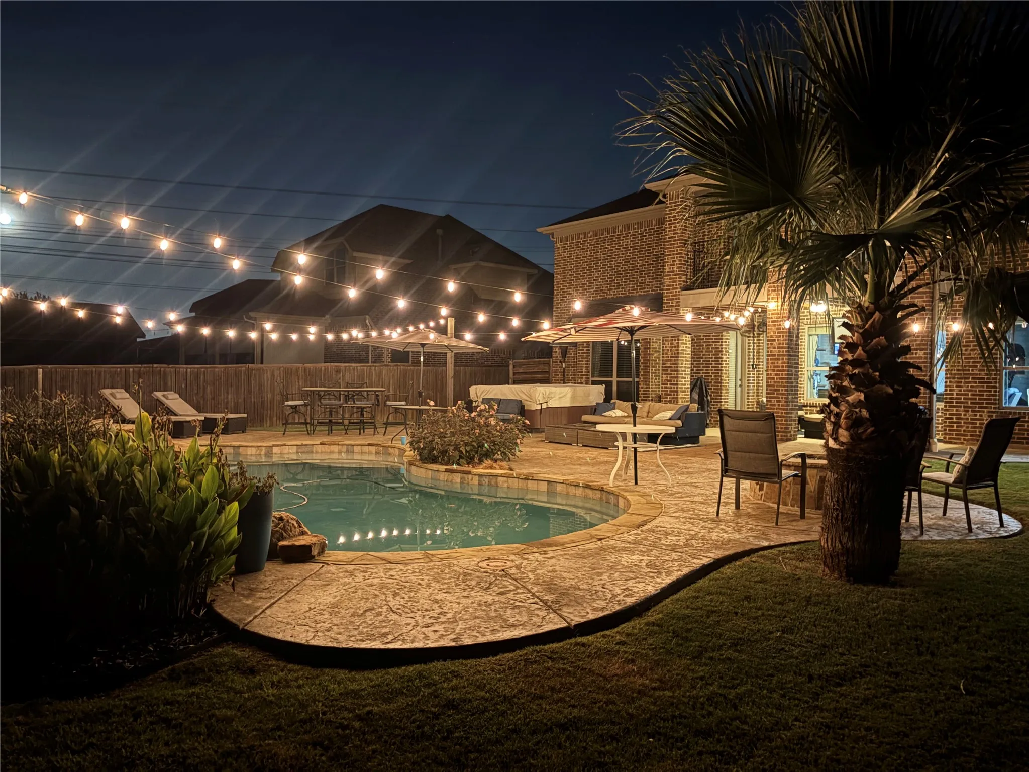 Single Family Residence For Sale in Denton County , 604 Bentley Court, Roanoke, Texas 76262, 5 Bedroom, 4 Bathroom, 3 Garage spaces, 4,046 Sqft, built in 2013, mls#21346000, Real Estate Agent in Roanoke, Homes For Sale in Denton county, Homes For Sale in Roanoke, Realtor in Roanoke Texas, Real Estate Brokerage Independent Realty Texas, Luminita Cordes Realtor