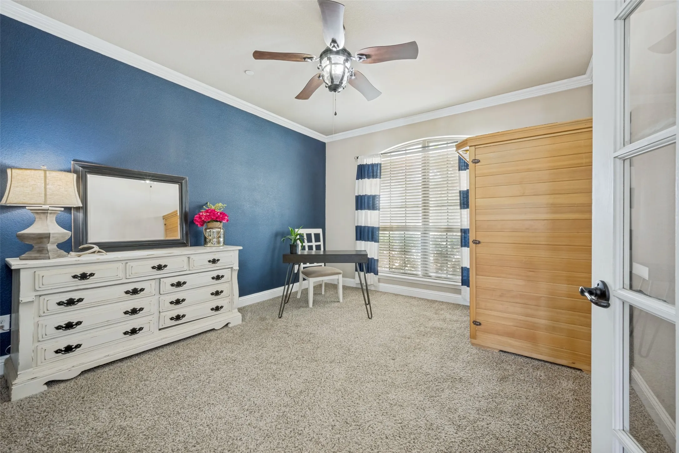 Single Family Residence For Sale in Denton County , 604 Bentley Court, Roanoke, Texas 76262, 5 Bedroom, 4 Bathroom, 3 Garage spaces, 4,046 Sqft, built in 2013, mls#21346000, Real Estate Agent in Roanoke, Homes For Sale in Denton county, Homes For Sale in Roanoke, Realtor in Roanoke Texas, Real Estate Brokerage Independent Realty Texas, Luminita Cordes Realtor