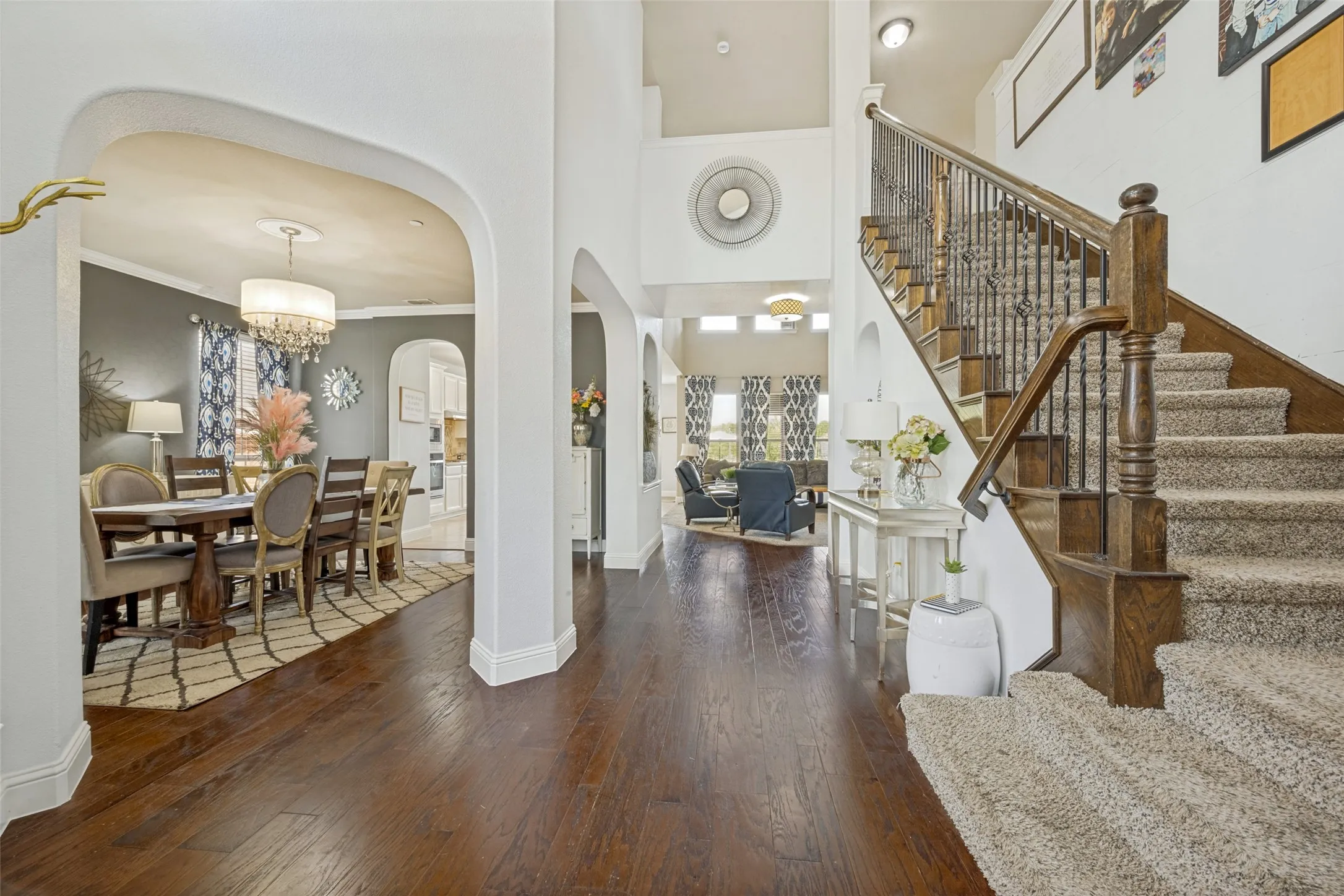 Single Family Residence For Sale in Denton County , 604 Bentley Court, Roanoke, Texas 76262, 5 Bedroom, 4 Bathroom, 3 Garage spaces, 4,046 Sqft, built in 2013, mls#21346000, Real Estate Agent in Roanoke, Homes For Sale in Denton county, Homes For Sale in Roanoke, Realtor in Roanoke Texas, Real Estate Brokerage Independent Realty Texas, Luminita Cordes Realtor