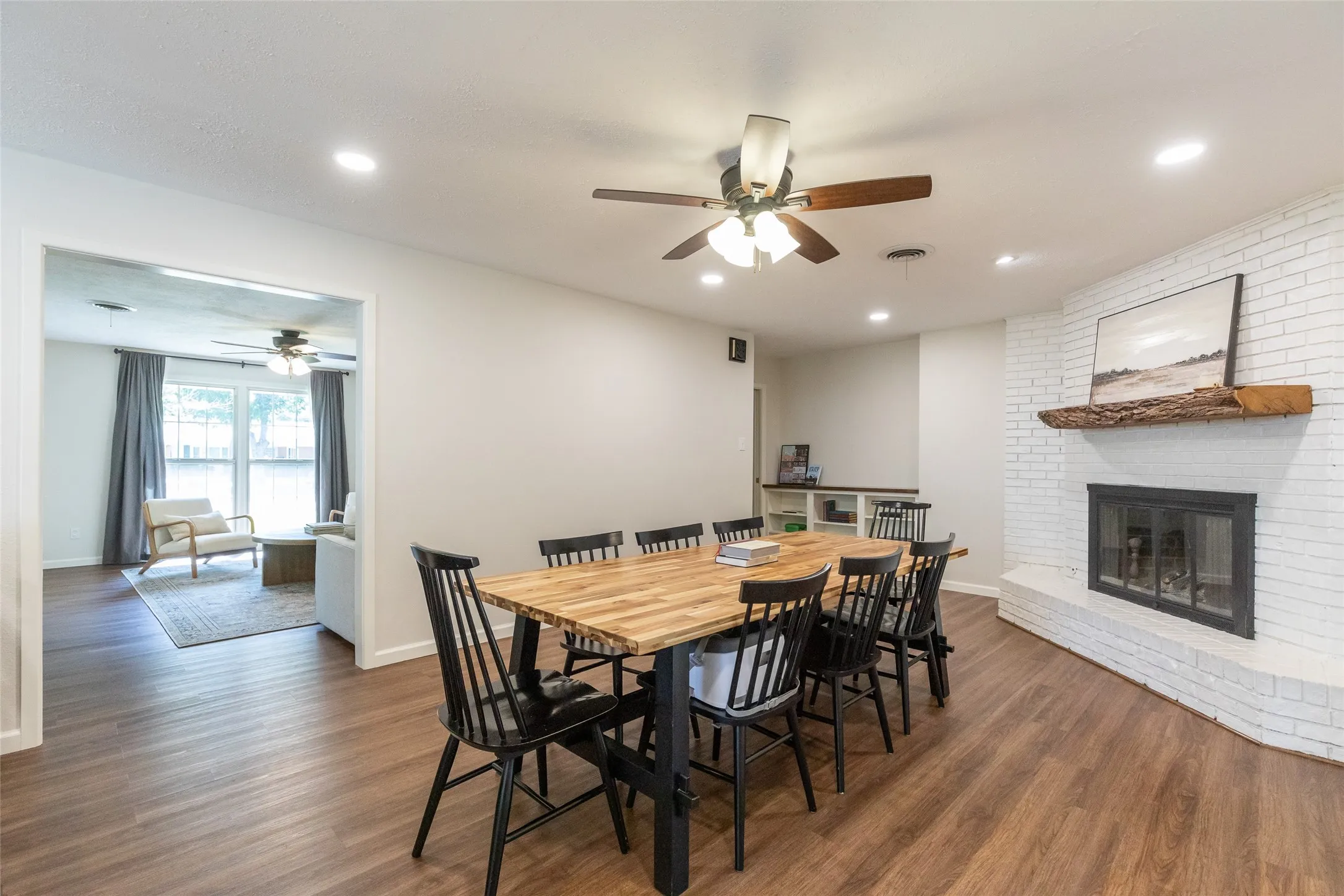 Single Family Residence For Sale in Taylor County , 2032 Regent Drive, Abilene, Texas 79605, 3 Bedroom, 3 Bathroom, 2 Garage spaces, 2,560 Sqft, built in 1960, mls#21346811, Real Estate Agent in Abilene, Homes For Sale in Taylor county, Homes For Sale in Abilene, Realtor in Abilene Texas, Real Estate Brokerage Independent Realty Texas, Luminita Cordes Realtor