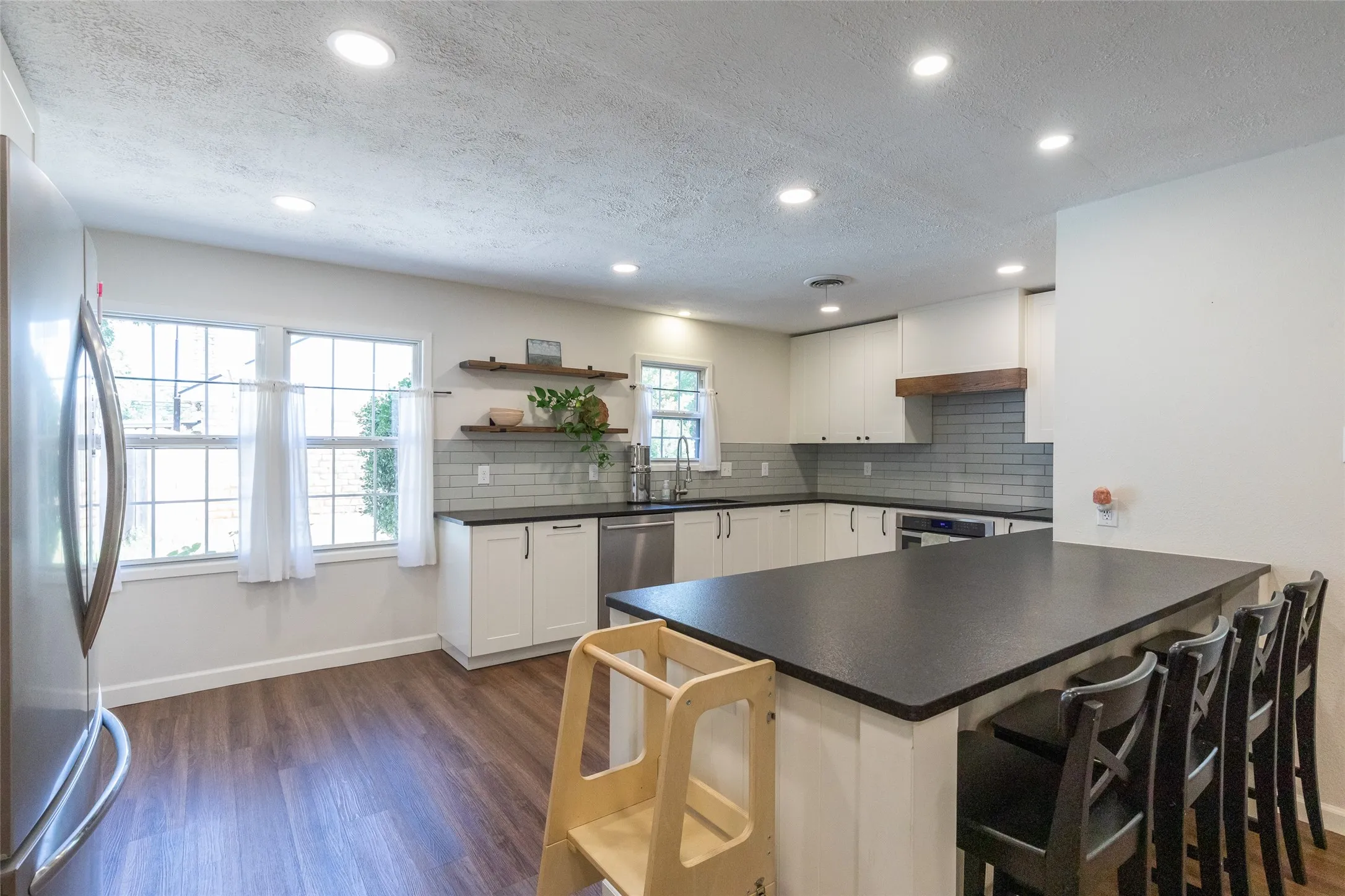 Single Family Residence For Sale in Taylor County , 2032 Regent Drive, Abilene, Texas 79605, 3 Bedroom, 3 Bathroom, 2 Garage spaces, 2,560 Sqft, built in 1960, mls#21346811, Real Estate Agent in Abilene, Homes For Sale in Taylor county, Homes For Sale in Abilene, Realtor in Abilene Texas, Real Estate Brokerage Independent Realty Texas, Luminita Cordes Realtor