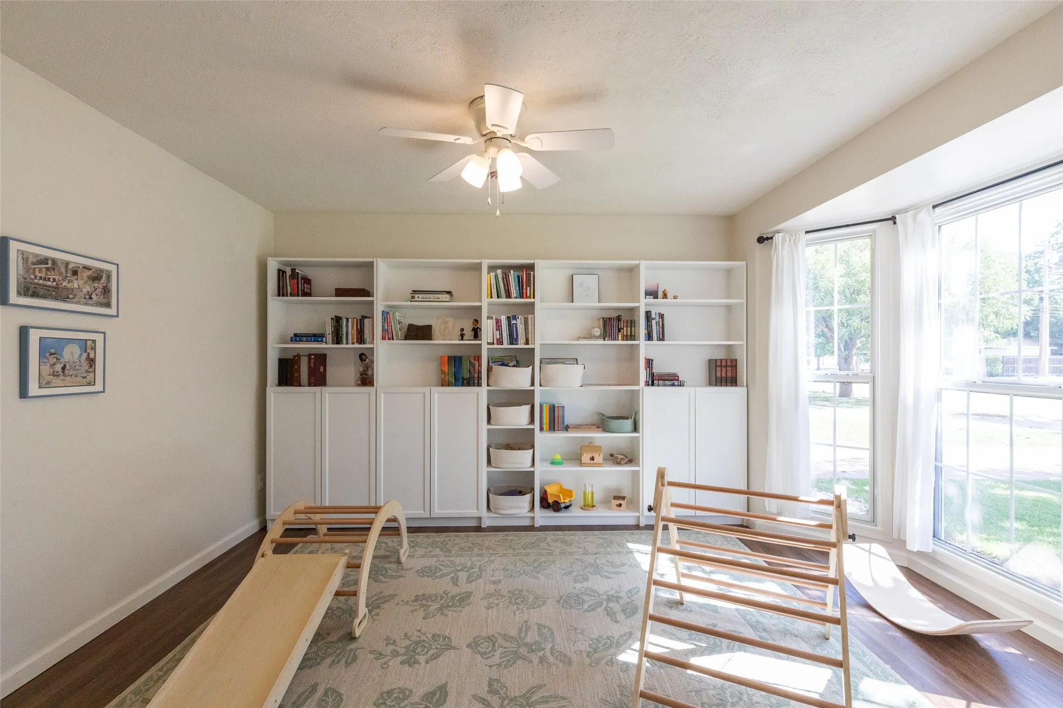 Single Family Residence For Sale in Taylor County , 2032 Regent Drive, Abilene, Texas 79605, 3 Bedroom, 3 Bathroom, 2 Garage spaces, 2,560 Sqft, built in 1960, mls#21346811, Real Estate Agent in Abilene, Homes For Sale in Taylor county, Homes For Sale in Abilene, Realtor in Abilene Texas, Real Estate Brokerage Independent Realty Texas, Luminita Cordes Realtor
