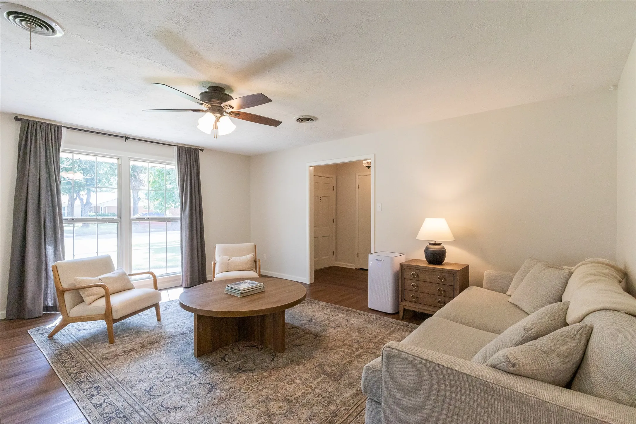 Single Family Residence For Sale in Taylor County , 2032 Regent Drive, Abilene, Texas 79605, 3 Bedroom, 3 Bathroom, 2 Garage spaces, 2,560 Sqft, built in 1960, mls#21346811, Real Estate Agent in Abilene, Homes For Sale in Taylor county, Homes For Sale in Abilene, Realtor in Abilene Texas, Real Estate Brokerage Independent Realty Texas, Luminita Cordes Realtor