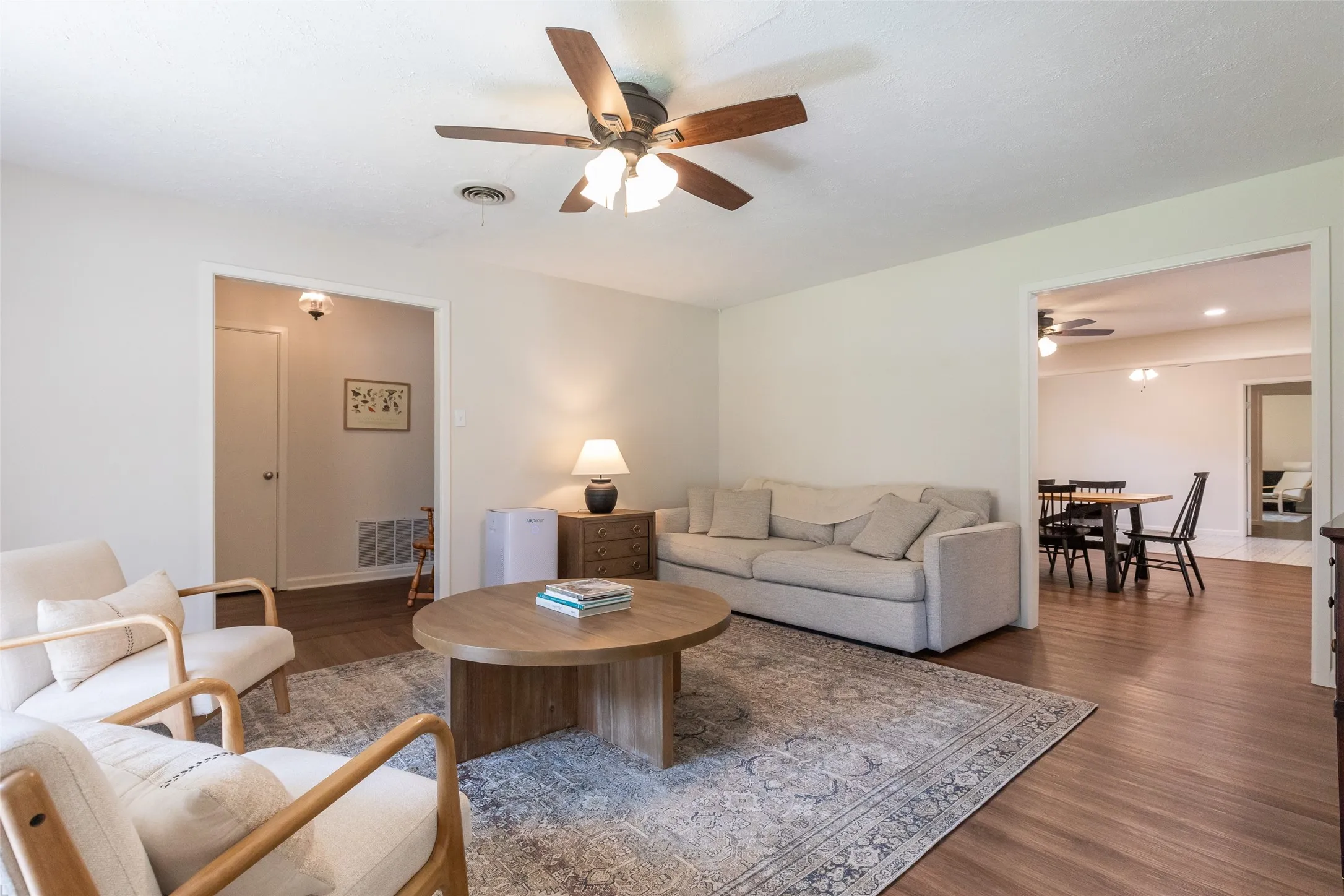 Single Family Residence For Sale in Taylor County , 2032 Regent Drive, Abilene, Texas 79605, 3 Bedroom, 3 Bathroom, 2 Garage spaces, 2,560 Sqft, built in 1960, mls#21346811, Real Estate Agent in Abilene, Homes For Sale in Taylor county, Homes For Sale in Abilene, Realtor in Abilene Texas, Real Estate Brokerage Independent Realty Texas, Luminita Cordes Realtor