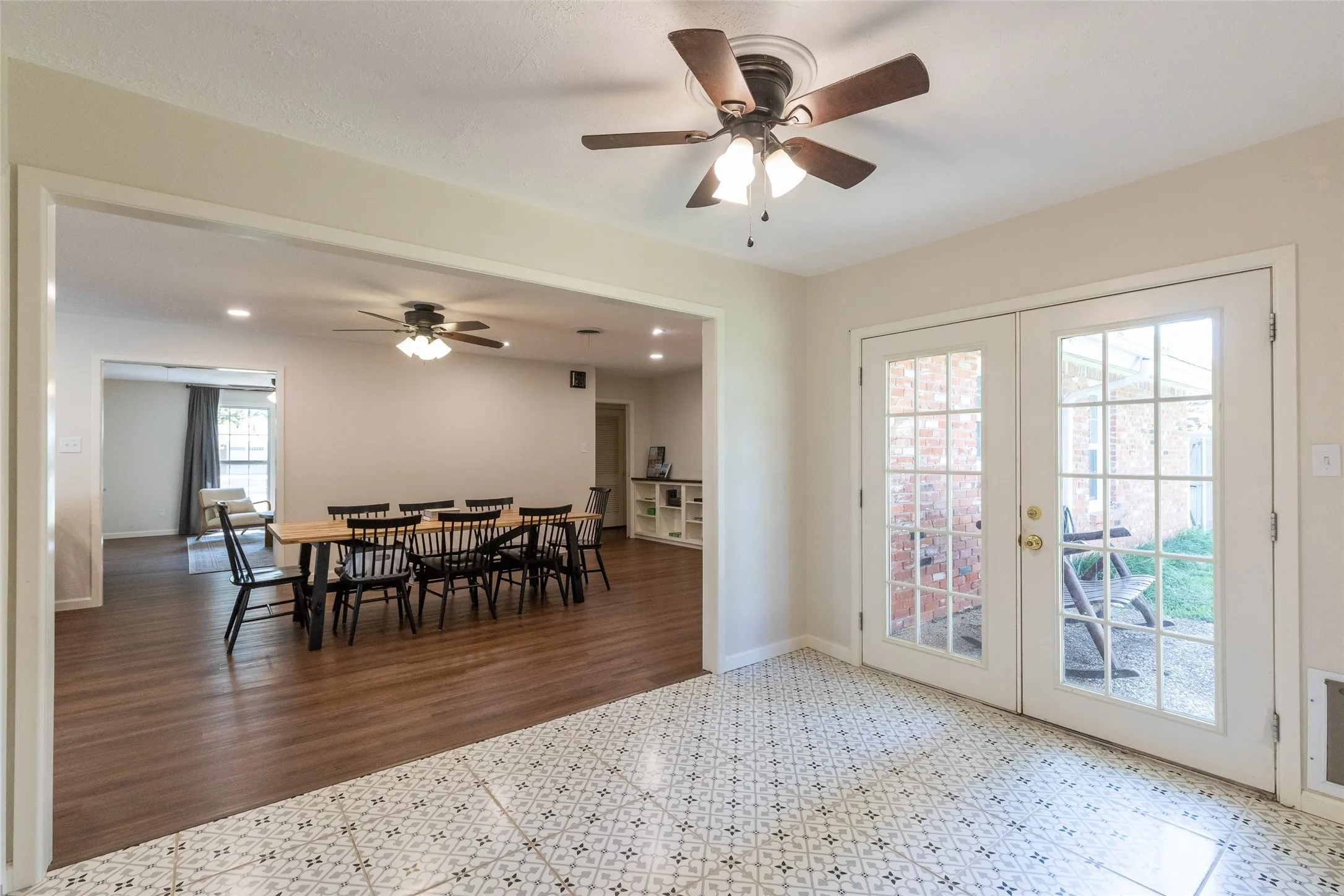 Single Family Residence For Sale in Taylor County , 2032 Regent Drive, Abilene, Texas 79605, 3 Bedroom, 3 Bathroom, 2 Garage spaces, 2,560 Sqft, built in 1960, mls#21346811, Real Estate Agent in Abilene, Homes For Sale in Taylor county, Homes For Sale in Abilene, Realtor in Abilene Texas, Real Estate Brokerage Independent Realty Texas, Luminita Cordes Realtor