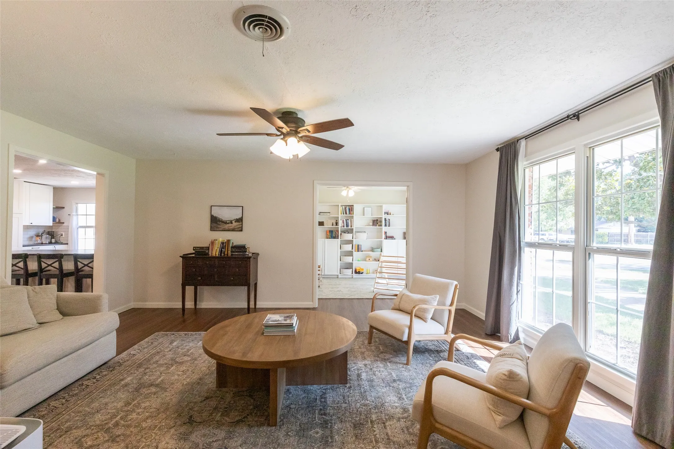 Single Family Residence For Sale in Taylor County , 2032 Regent Drive, Abilene, Texas 79605, 3 Bedroom, 3 Bathroom, 2 Garage spaces, 2,560 Sqft, built in 1960, mls#21346811, Real Estate Agent in Abilene, Homes For Sale in Taylor county, Homes For Sale in Abilene, Realtor in Abilene Texas, Real Estate Brokerage Independent Realty Texas, Luminita Cordes Realtor